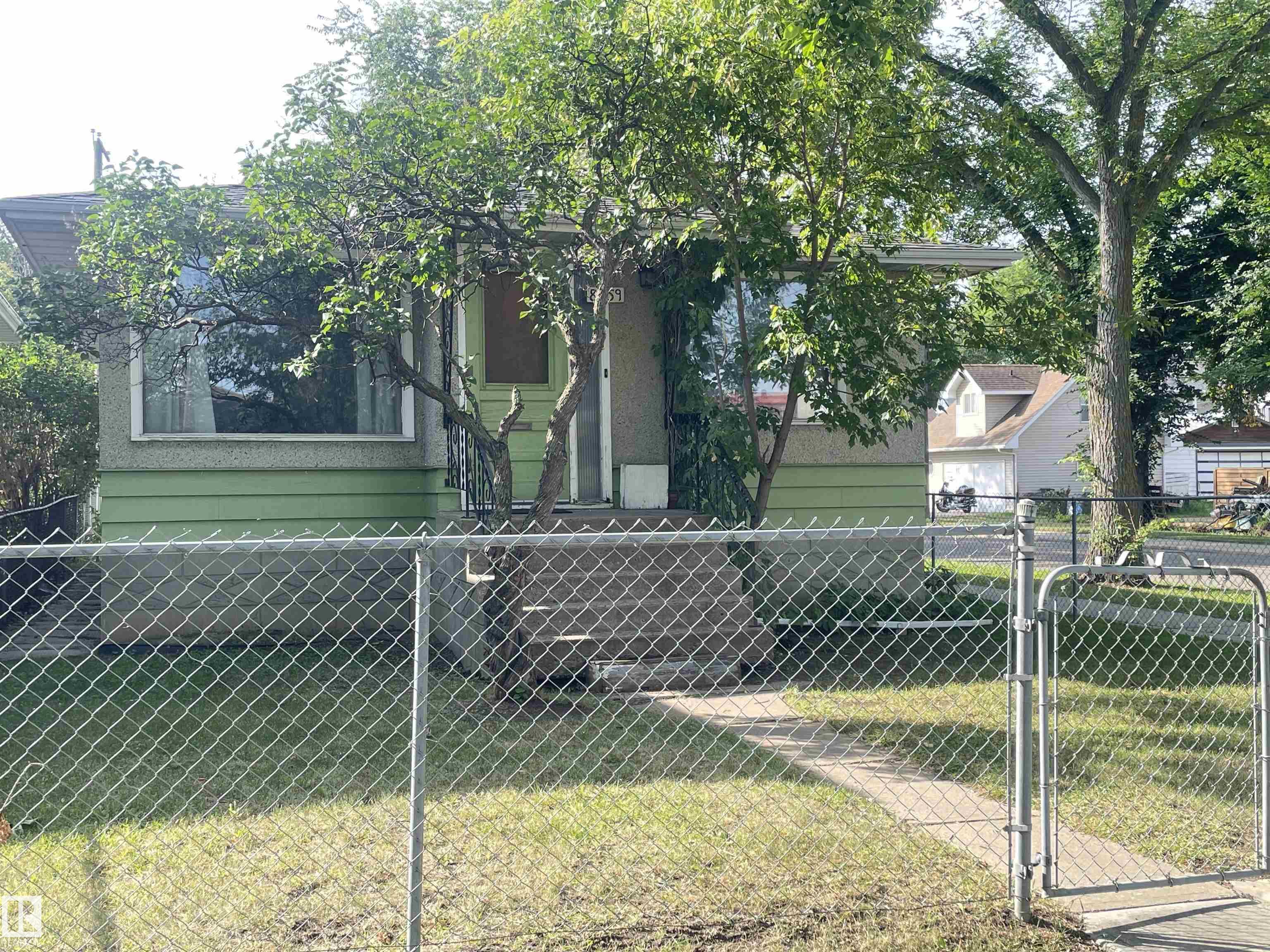 8759 81 Avenue NW, King Edward Park, Edmonton
