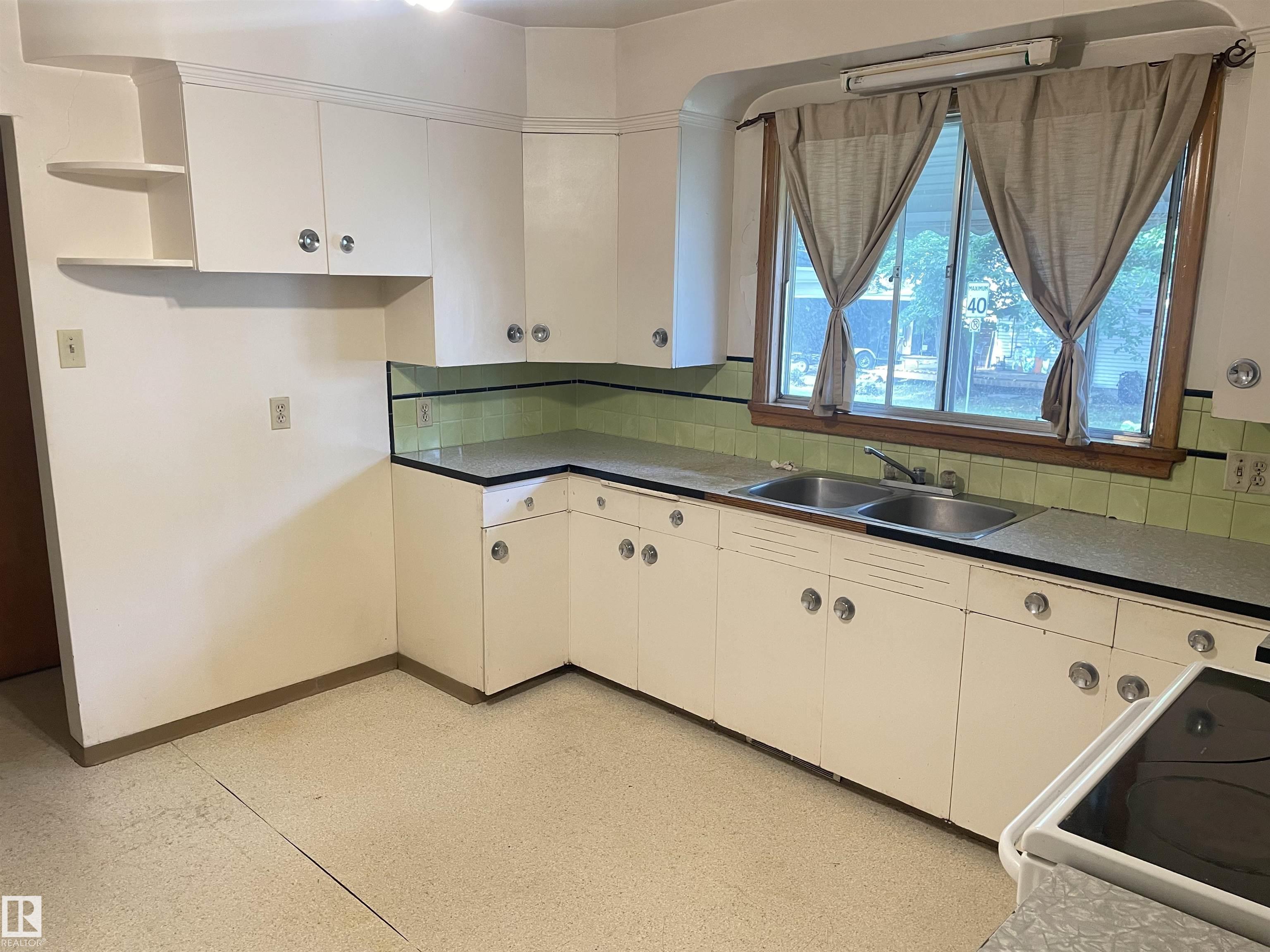 8759 81 Avenue NW, King Edward Park, Edmonton