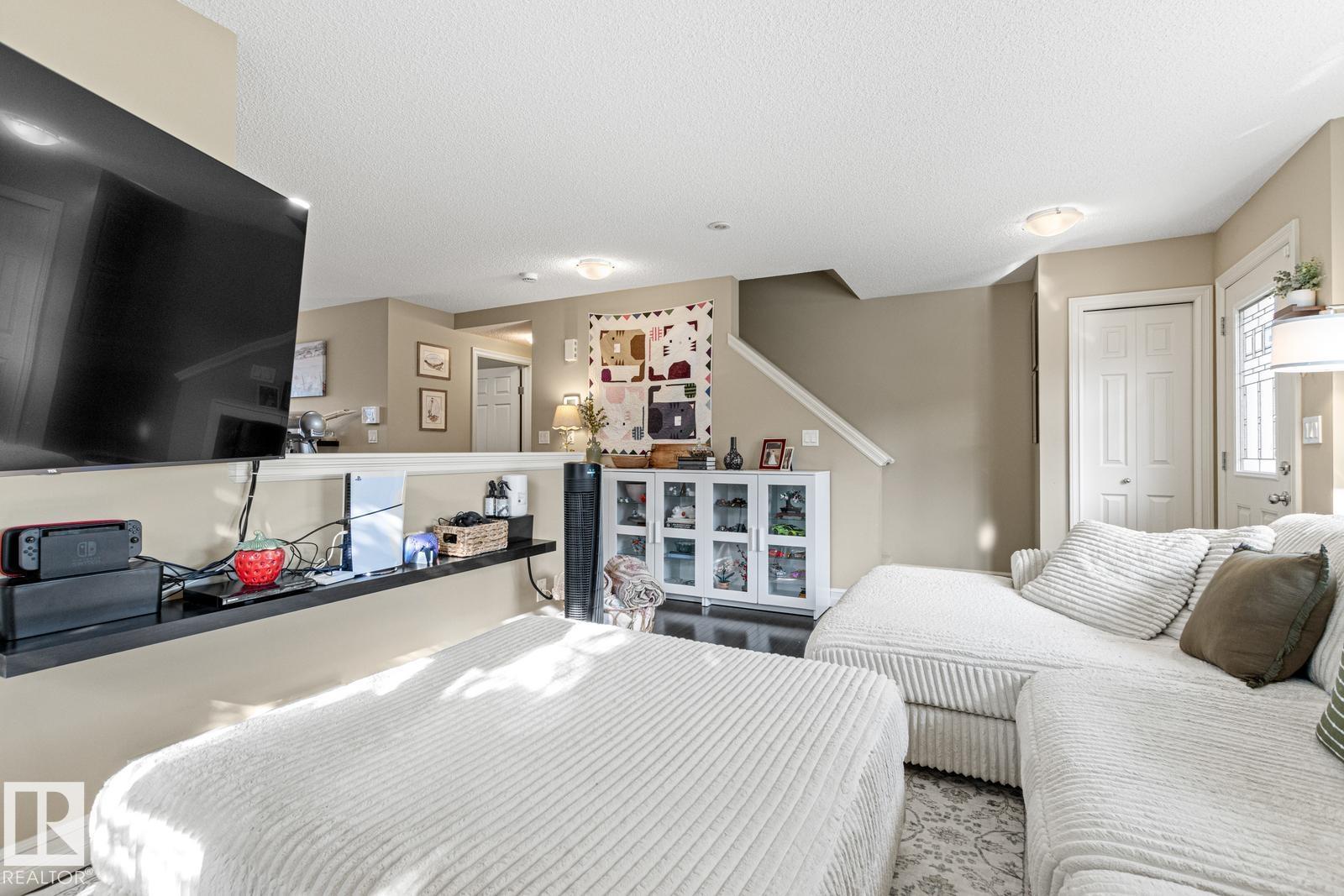 Photo 17 at 5319 3 Avenue SW, Charlesworth, Edmonton