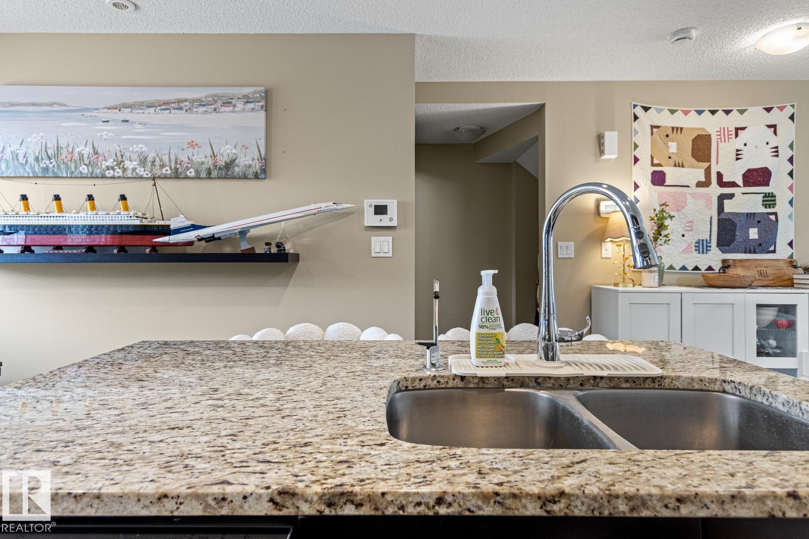 Photo 23 at 5319 3 Avenue SW, Charlesworth, Edmonton