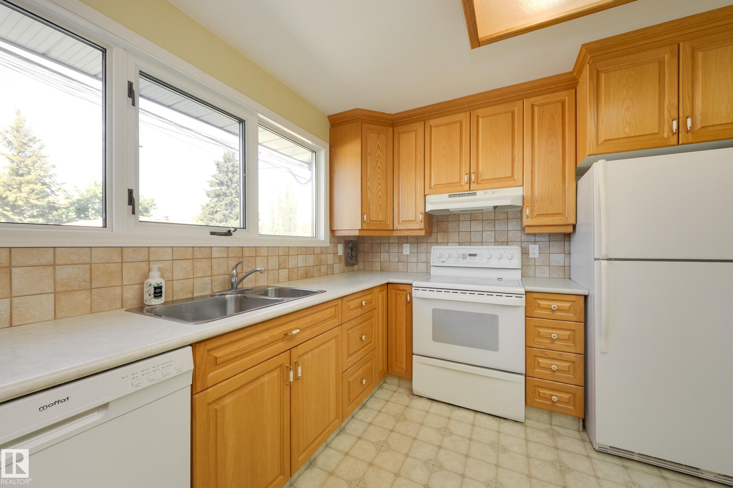 Photo 15 at 4820 109 Avenue NW, Capilano, Edmonton