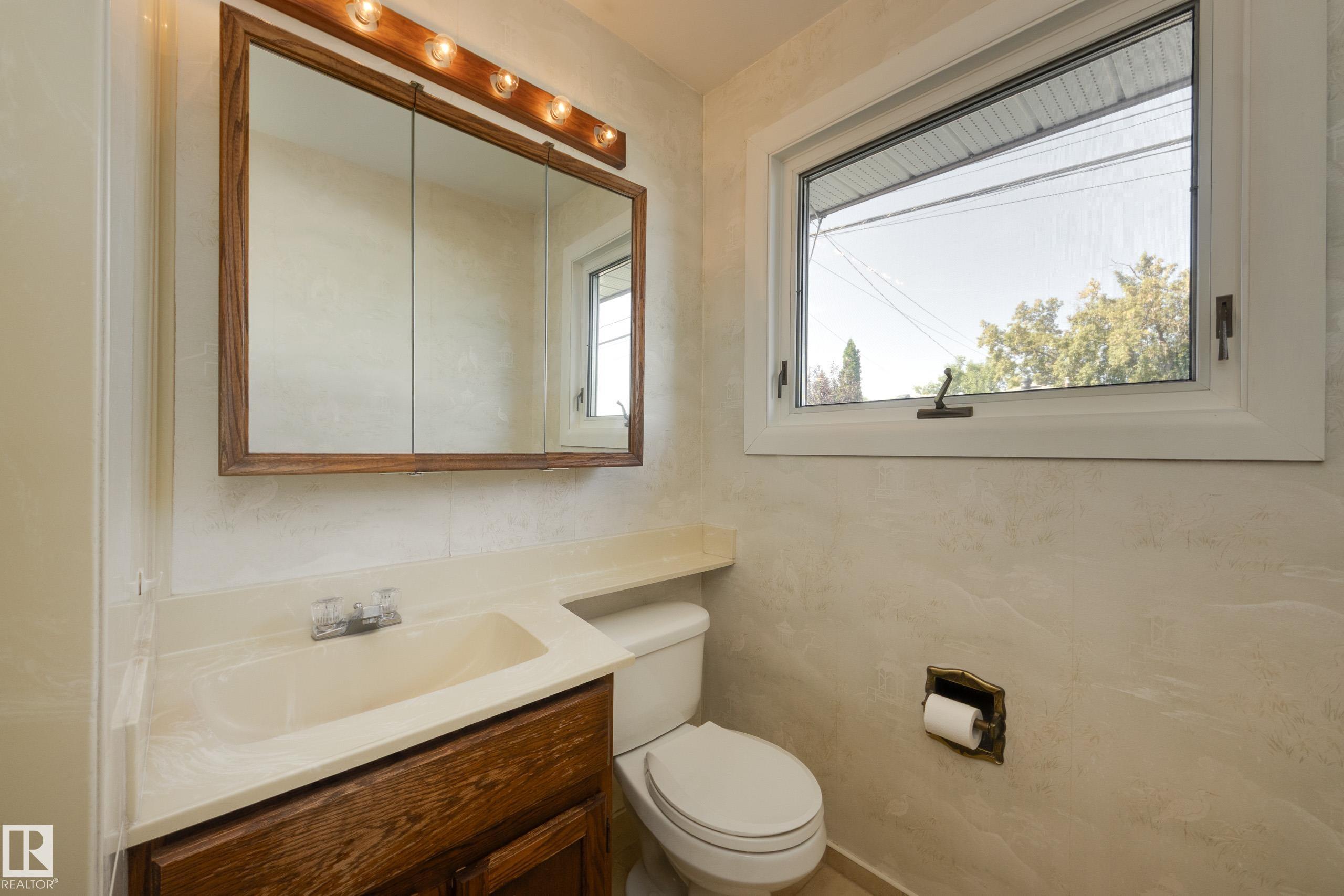 Photo 22 at 4820 109 Avenue NW, Capilano, Edmonton