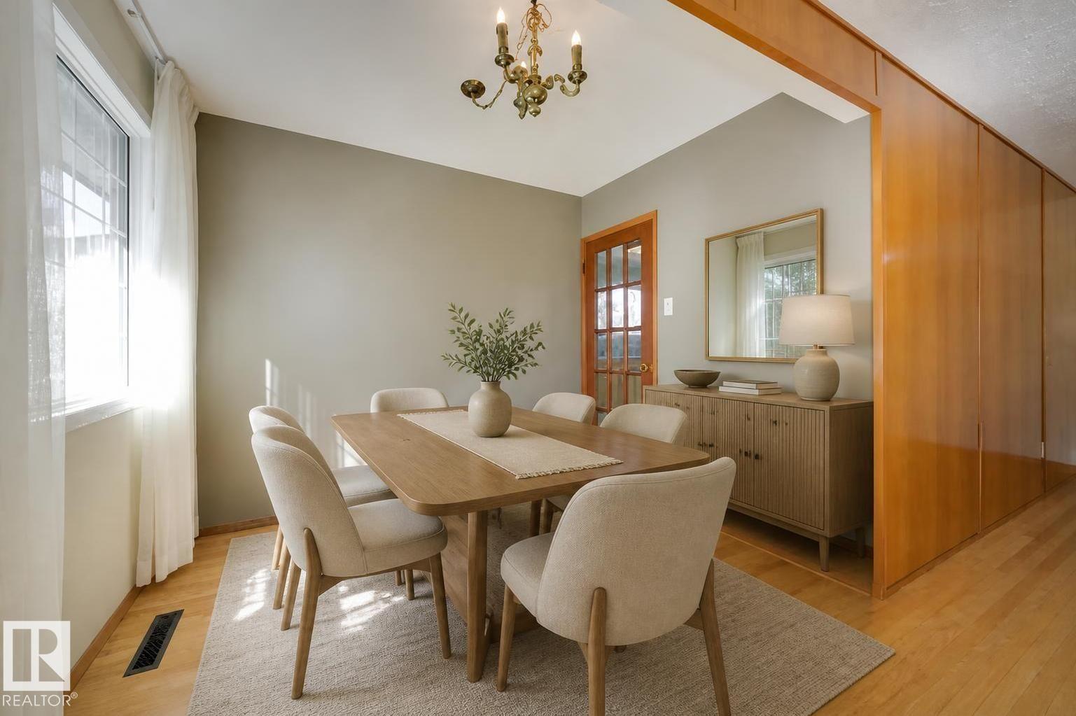 Photo 10 at 4820 109 Avenue NW, Capilano, Edmonton