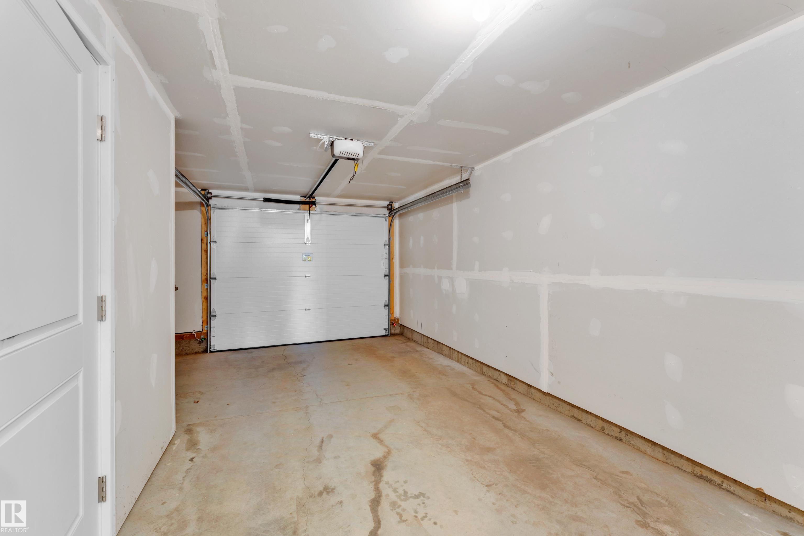Photo 9 at 22711 84 Avenue NW, Rosenthal, Edmonton
