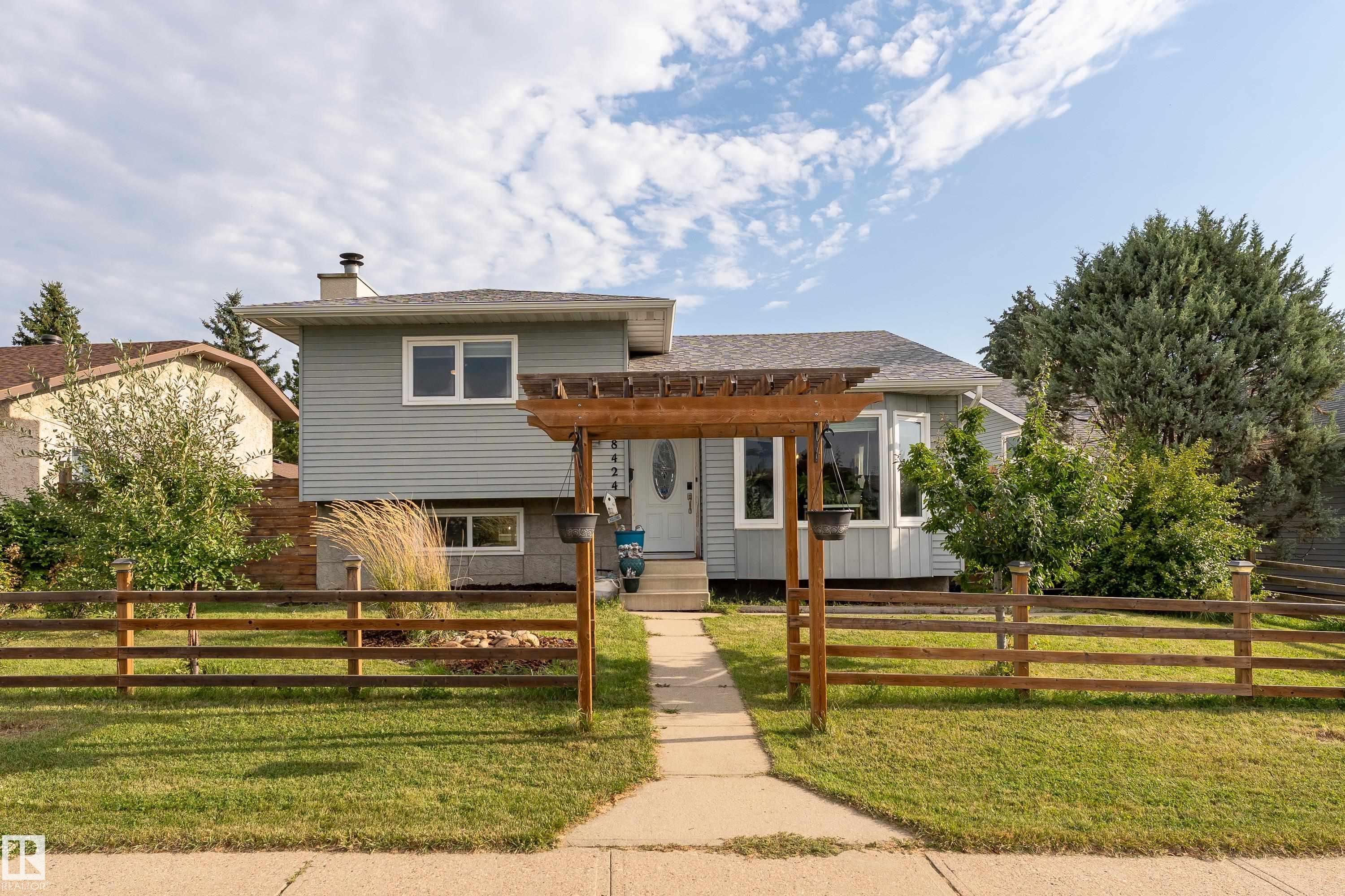 18424 57 AV NW, Edmonton, AB T6M 1Y2