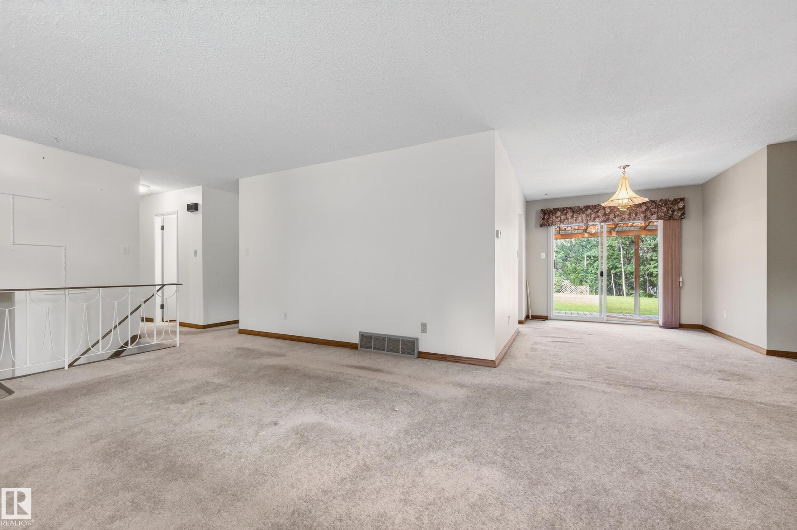 Photo 7 at 206 - 52063 Rge Road 225, Springhill Park, Rural Strathcona County