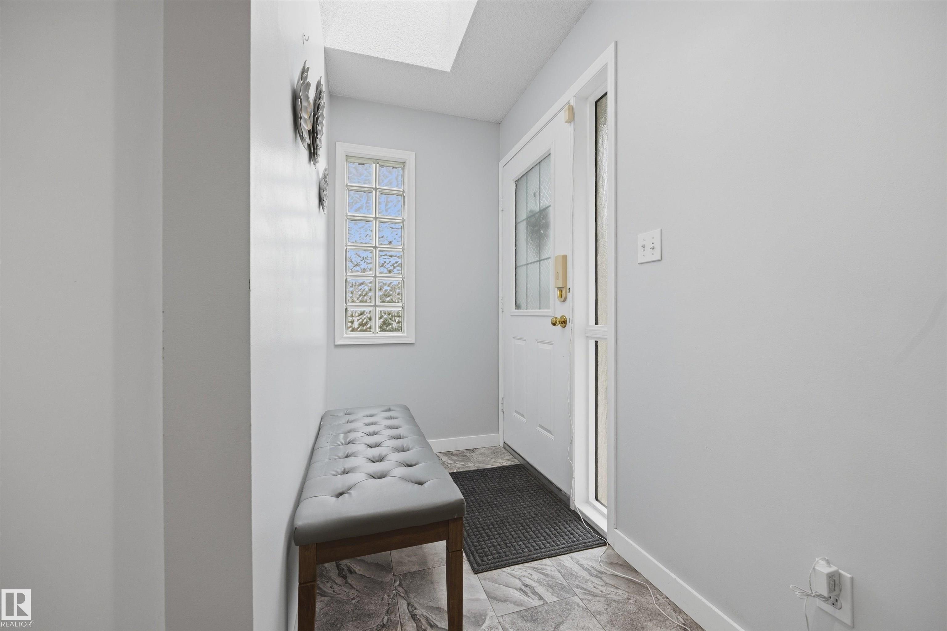 Photo 11 at 6910 158a Avenue NW, Ozerna, Edmonton