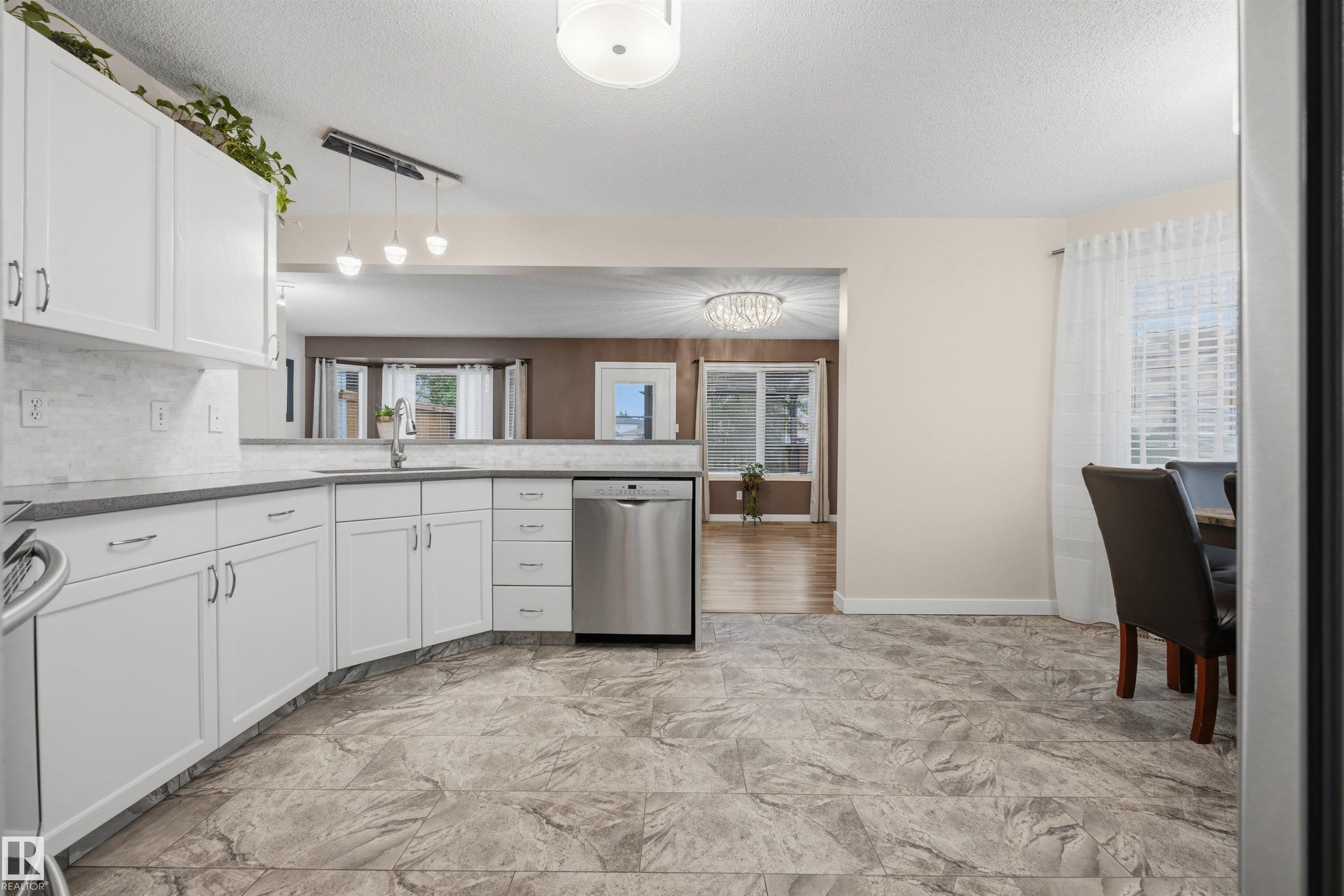 Photo 13 at 6910 158a Avenue NW, Ozerna, Edmonton
