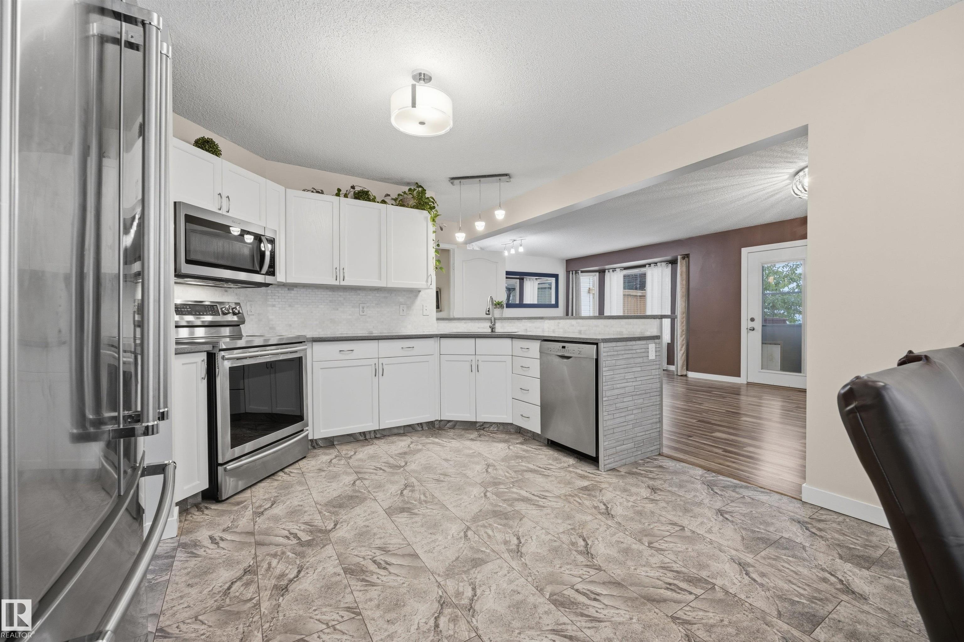 Photo 14 at 6910 158a Avenue NW, Ozerna, Edmonton