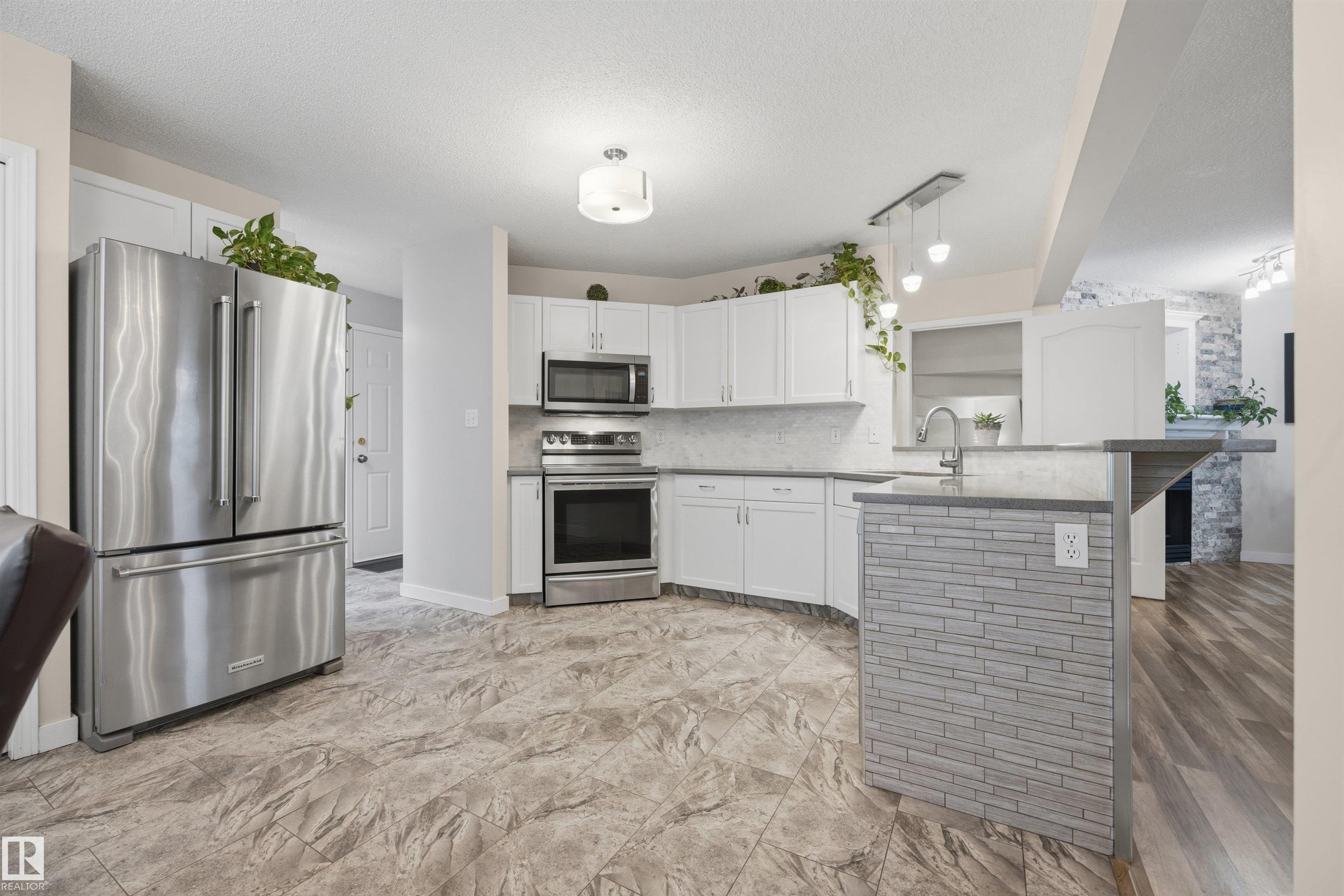 Photo 15 at 6910 158a Avenue NW, Ozerna, Edmonton