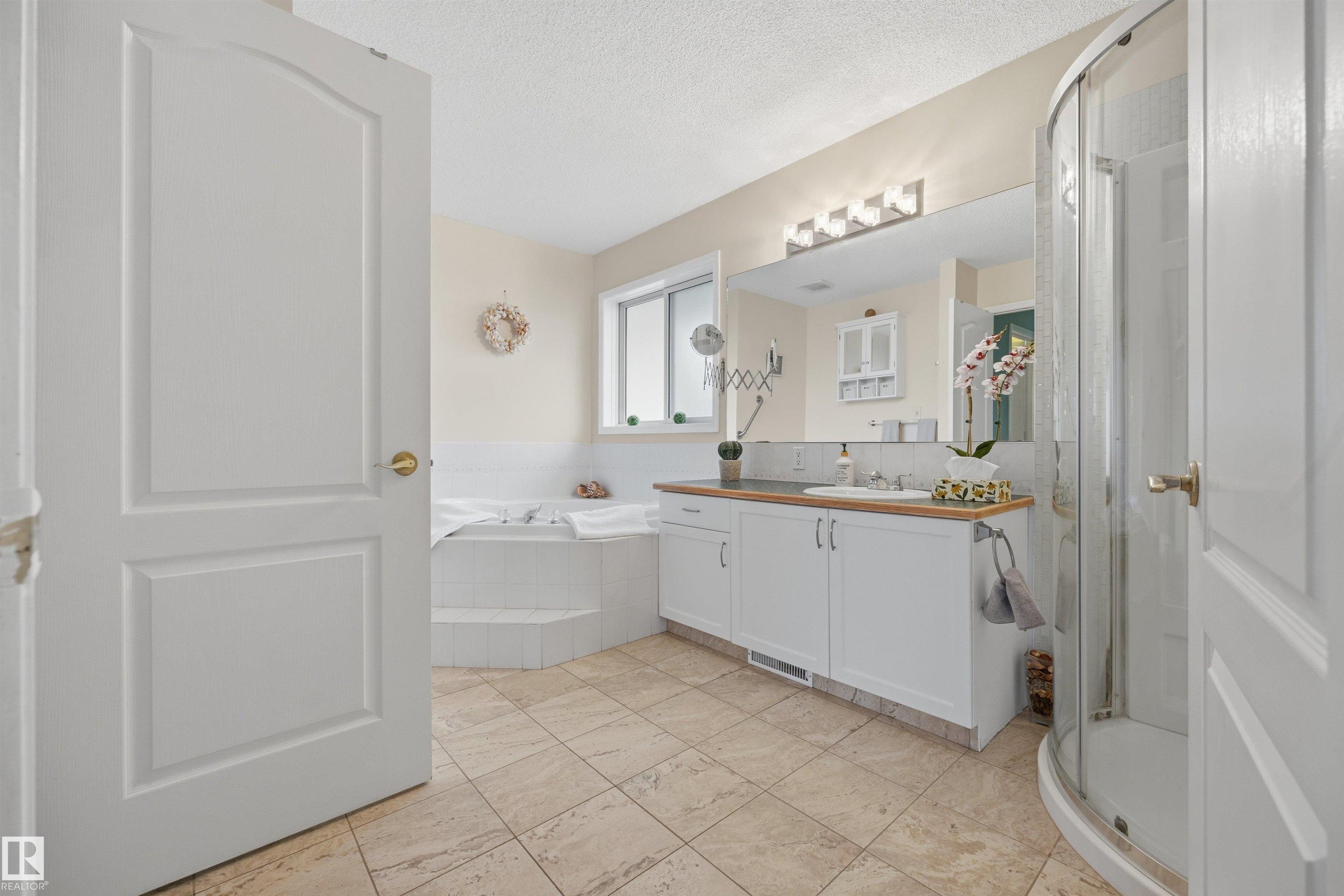 Photo 32 at 6910 158a Avenue NW, Ozerna, Edmonton