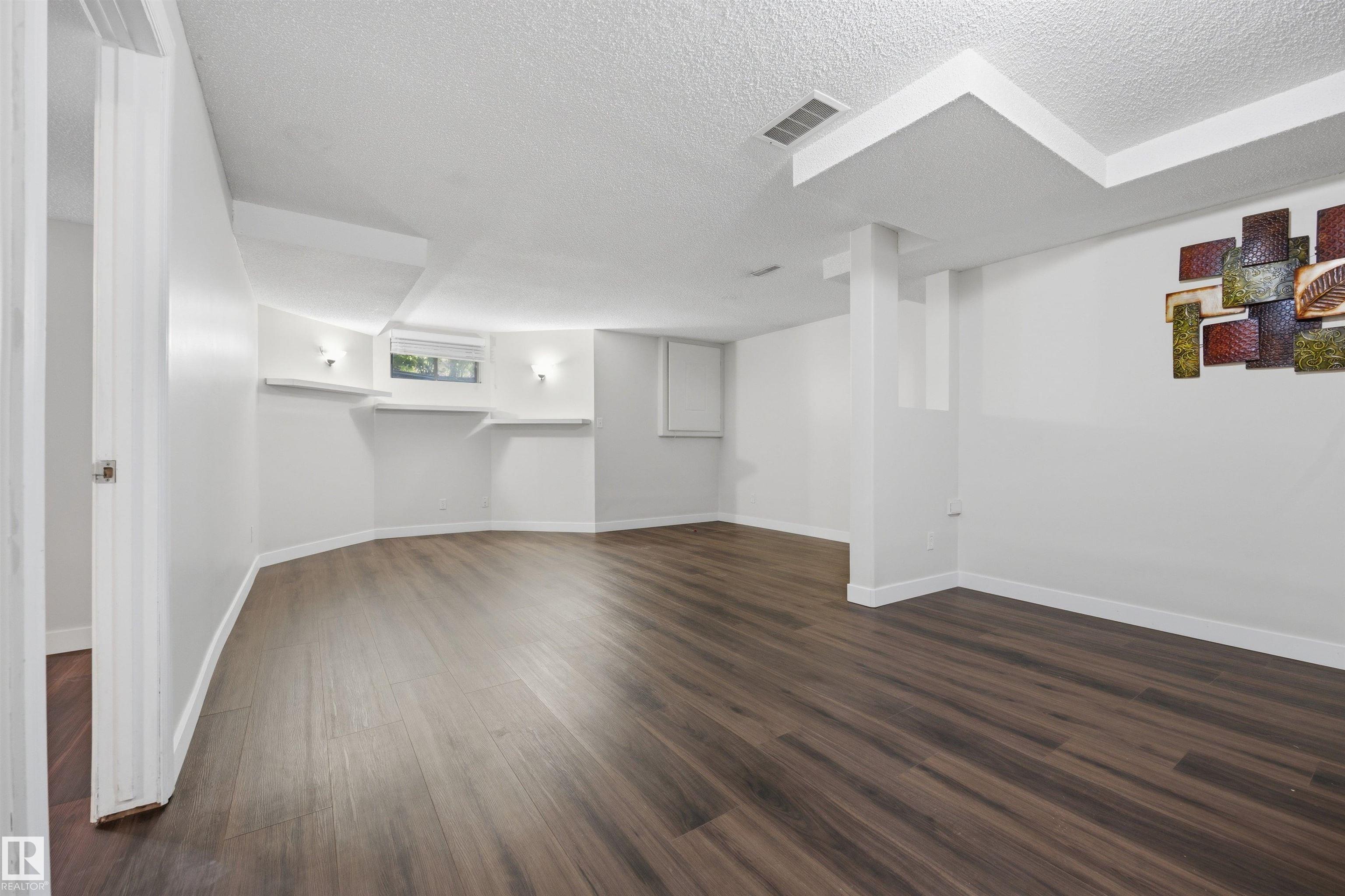 Photo 36 at 6910 158a Avenue NW, Ozerna, Edmonton