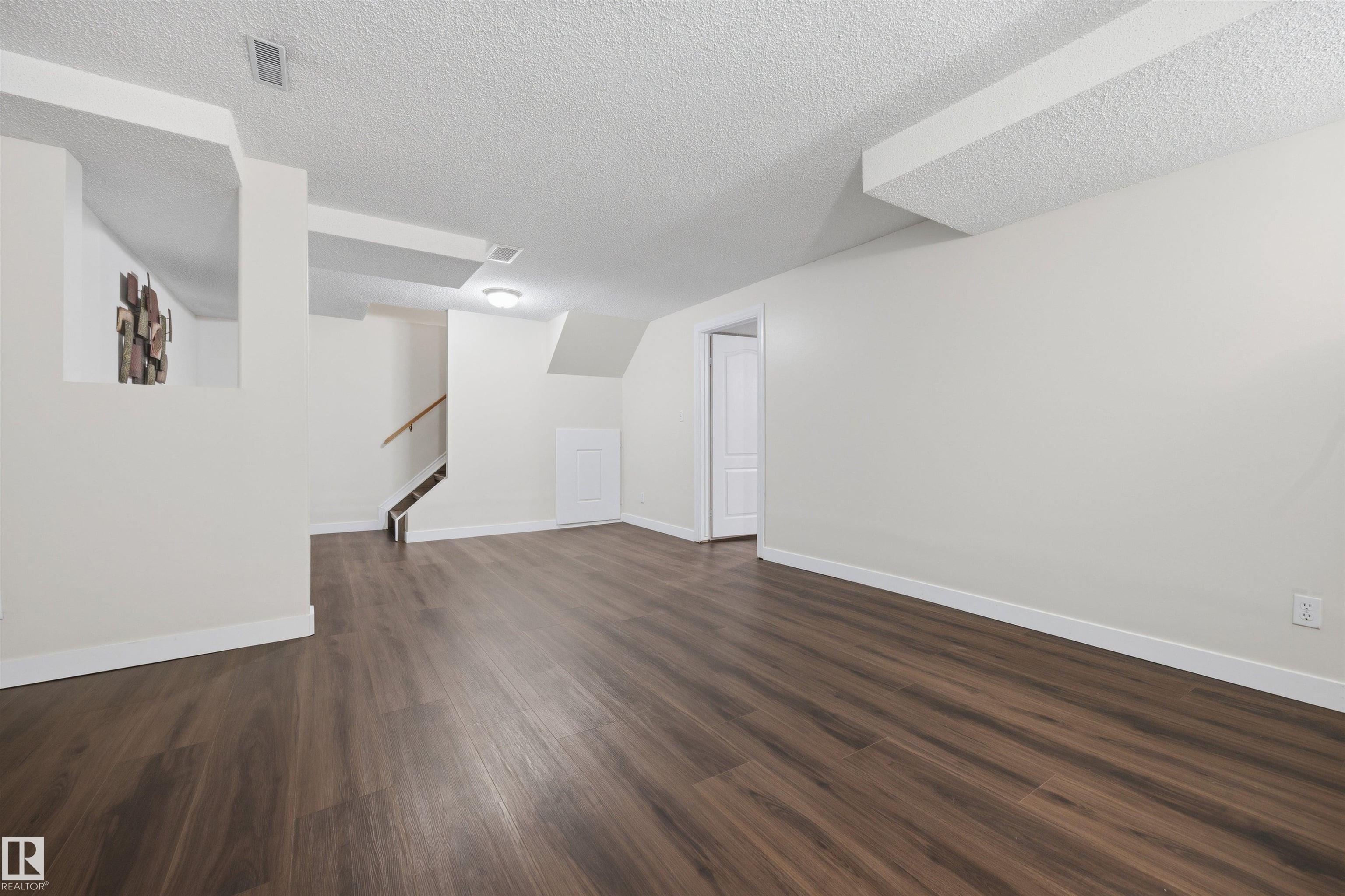 Photo 37 at 6910 158a Avenue NW, Ozerna, Edmonton