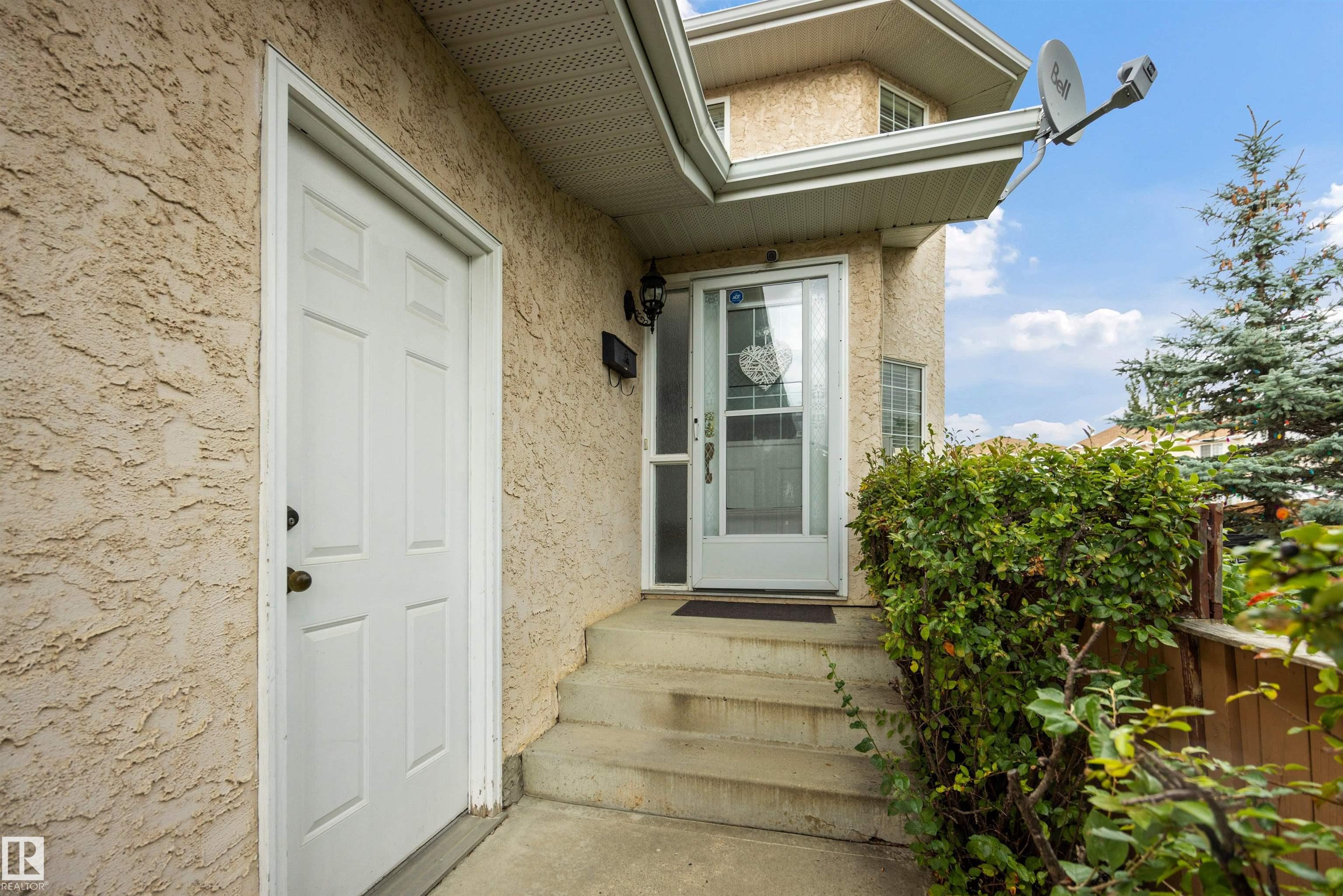 Photo 10 at 6910 158a Avenue NW, Ozerna, Edmonton