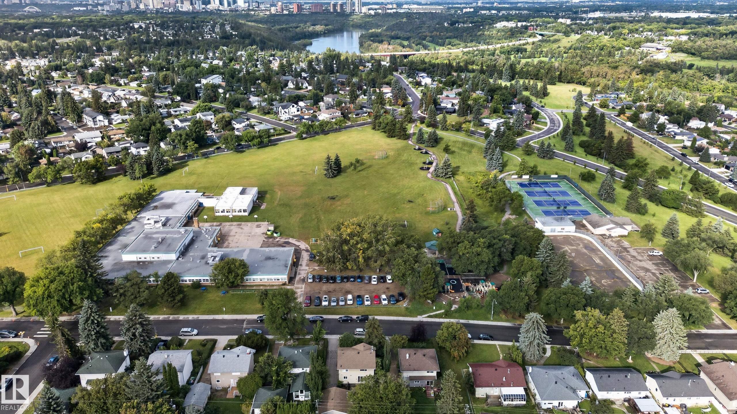 Photo 12 at 10739 52 Street NW, Capilano, Edmonton