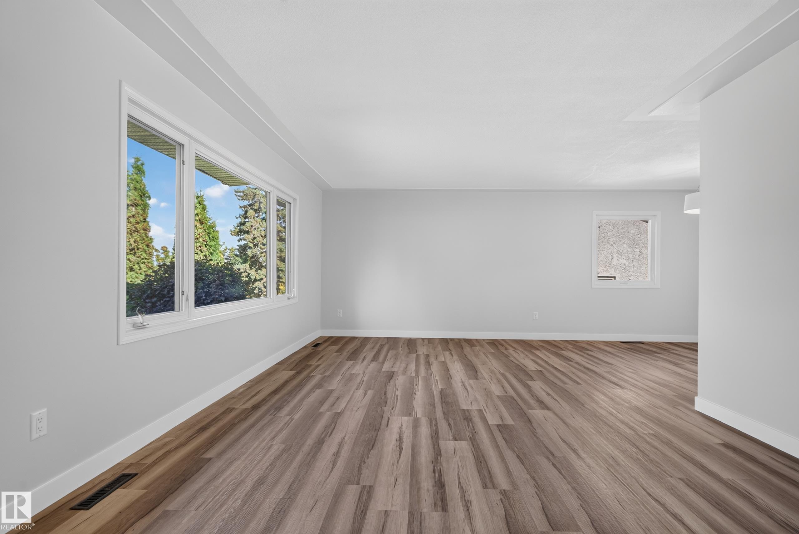 Photo 18 at 10739 52 Street NW, Capilano, Edmonton