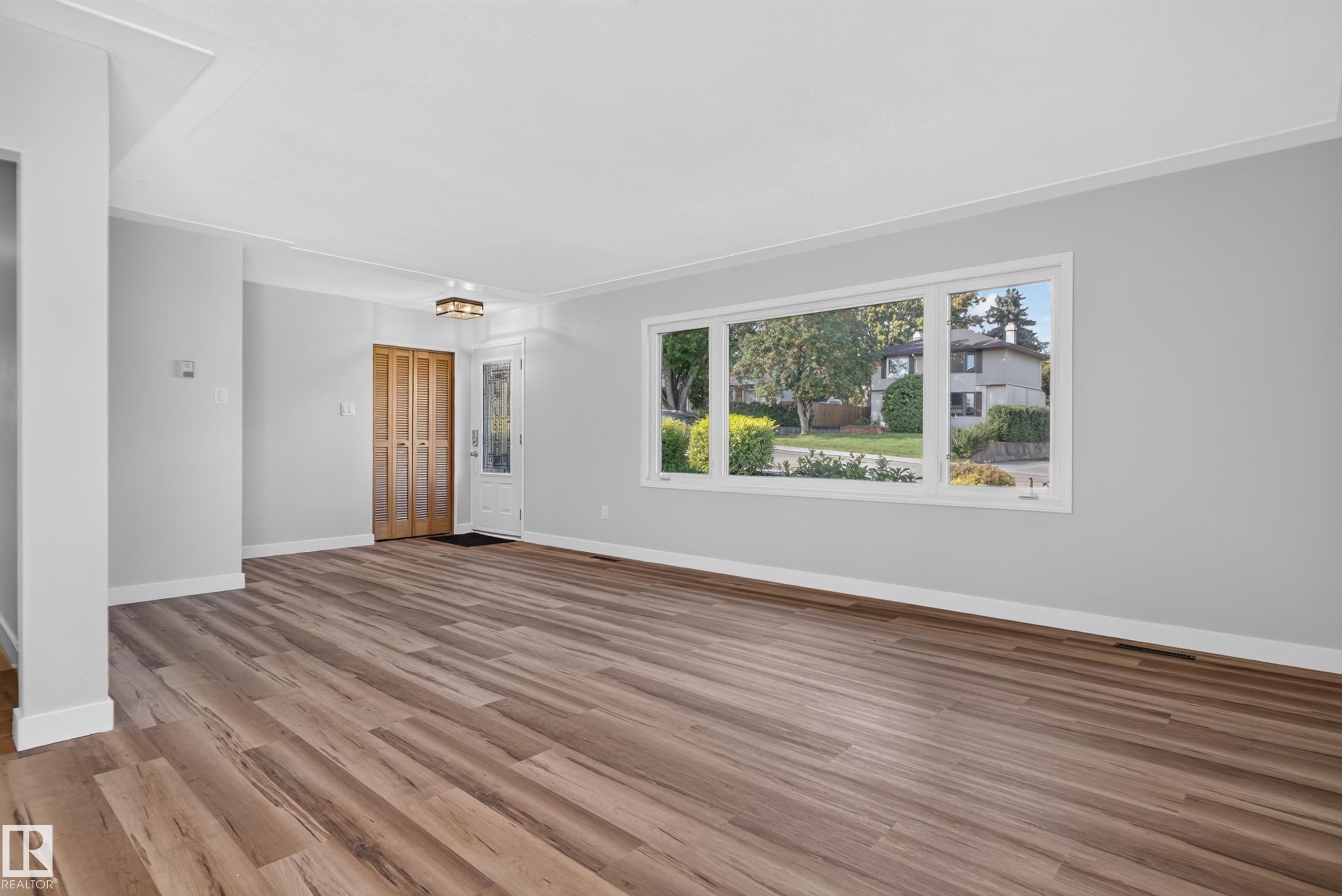 Photo 19 at 10739 52 Street NW, Capilano, Edmonton