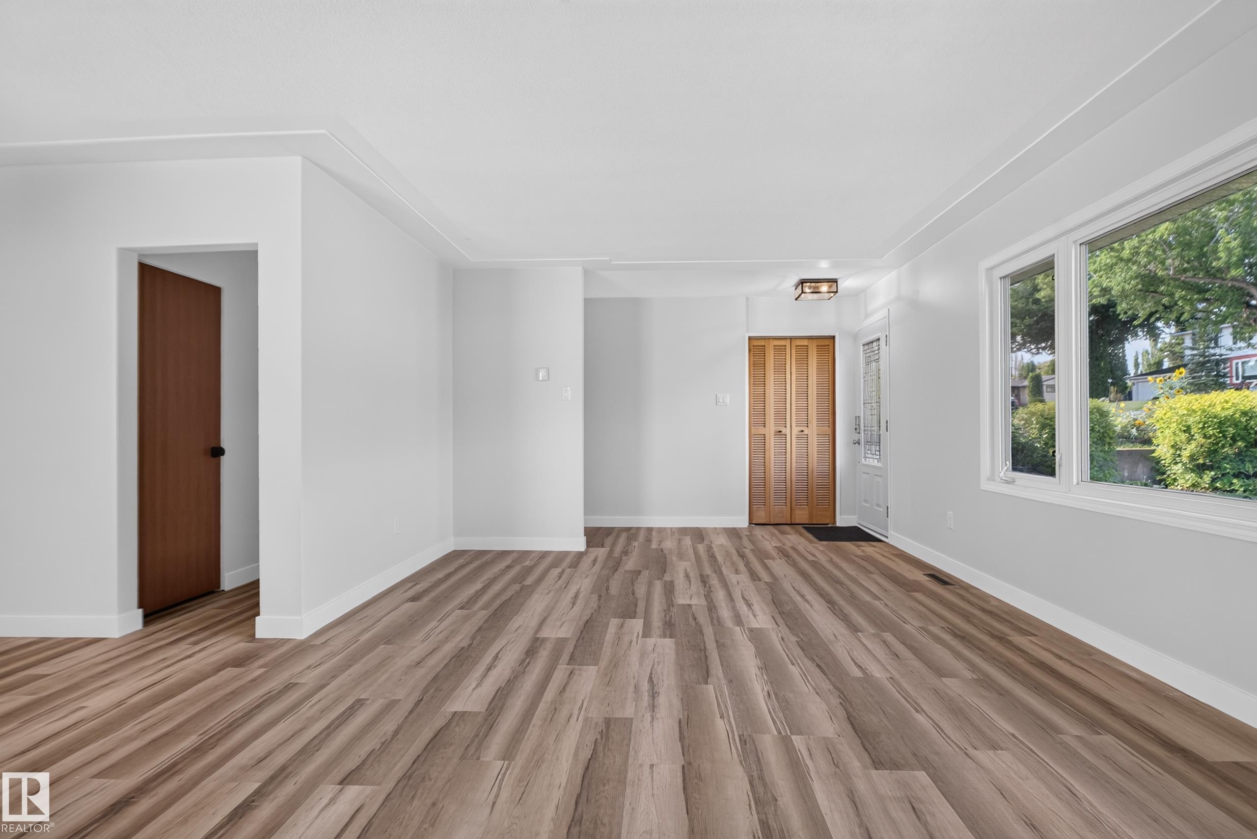 Photo 20 at 10739 52 Street NW, Capilano, Edmonton