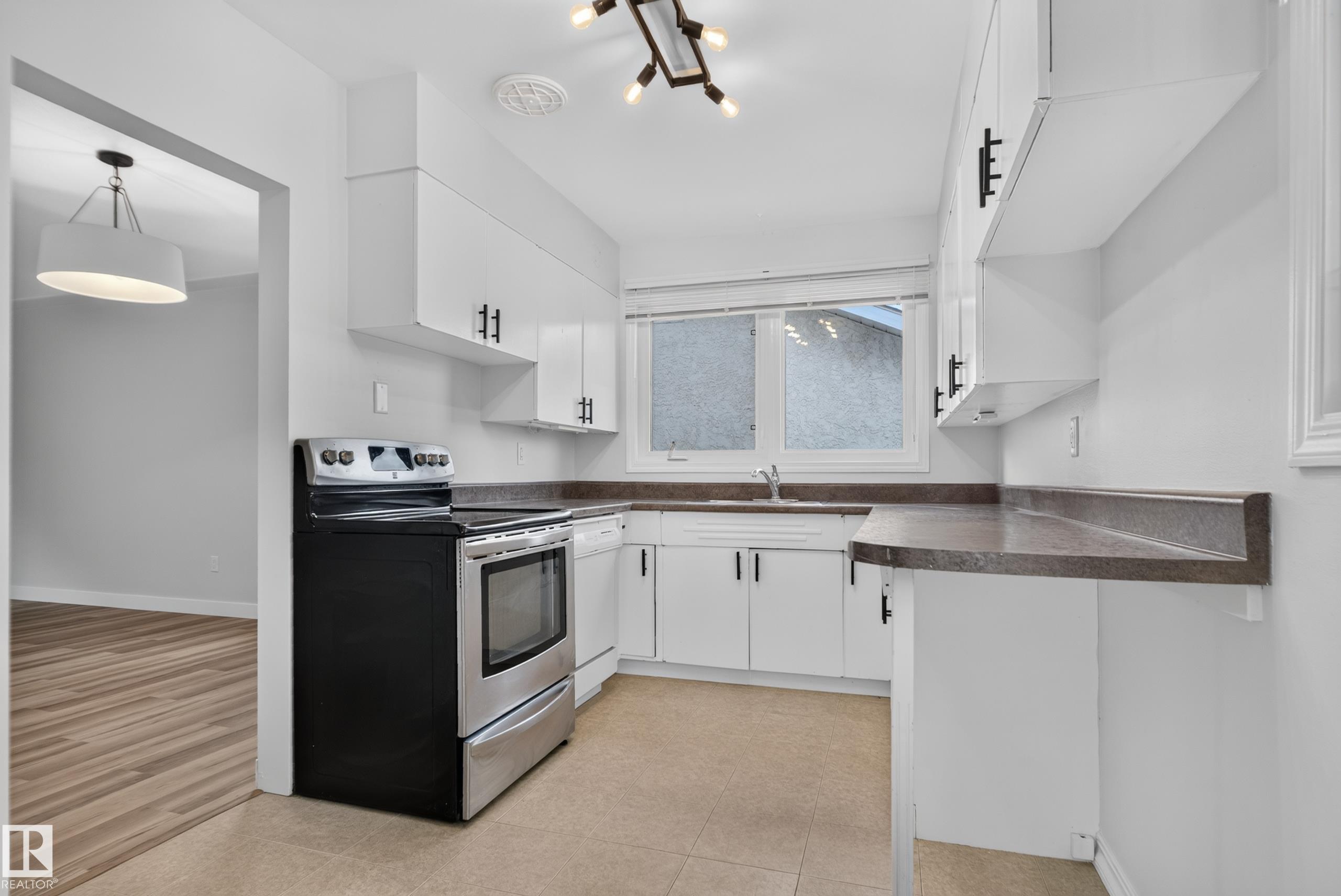 Photo 24 at 10739 52 Street NW, Capilano, Edmonton