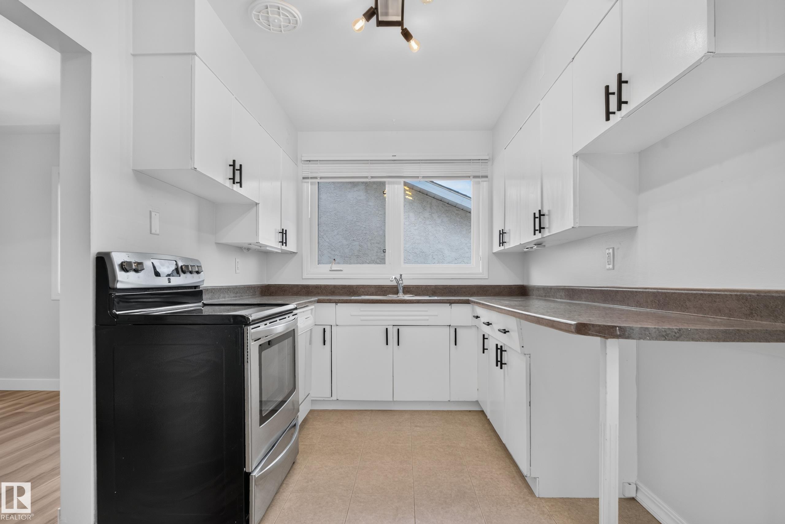 Photo 25 at 10739 52 Street NW, Capilano, Edmonton