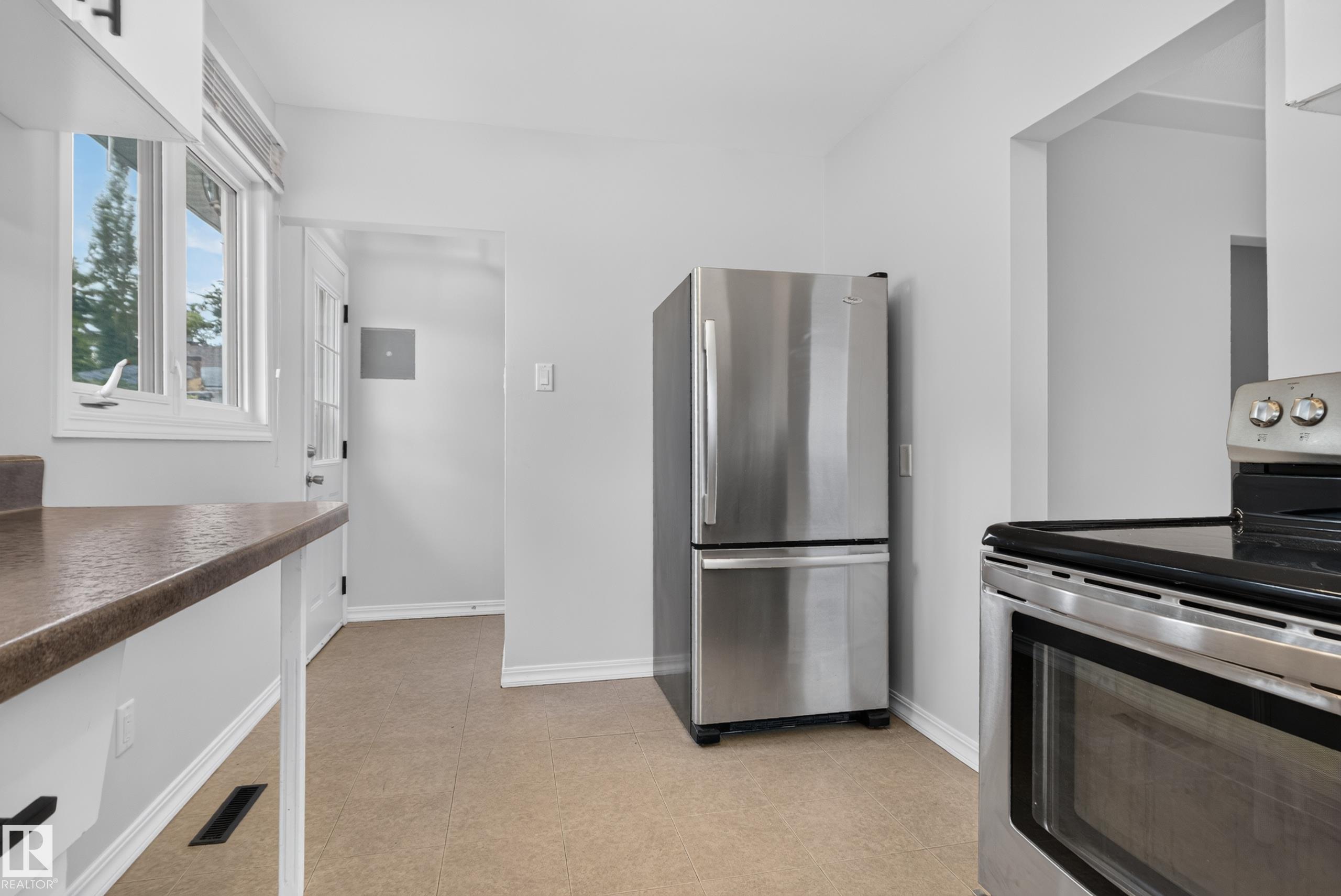 Photo 26 at 10739 52 Street NW, Capilano, Edmonton