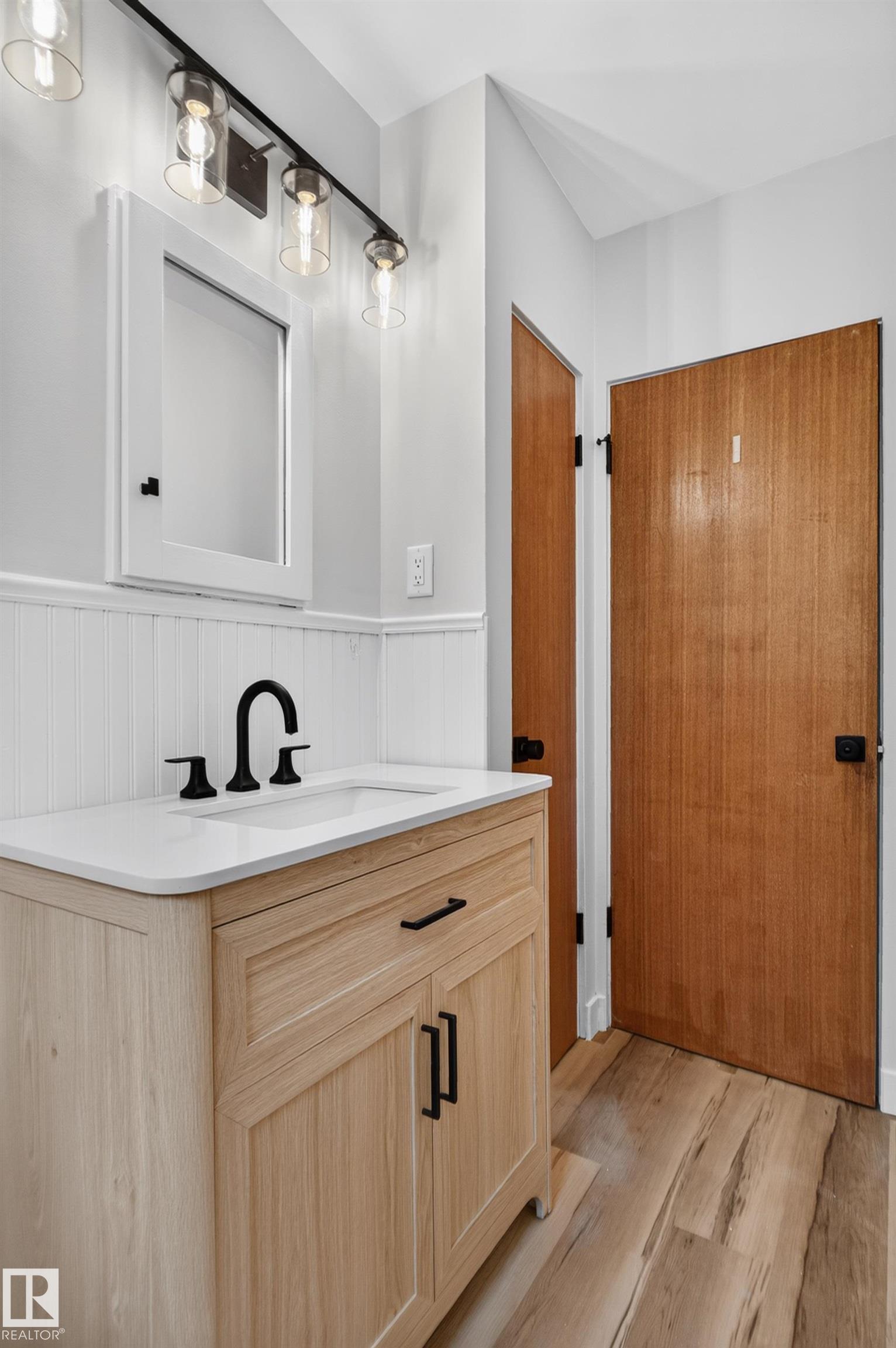 Photo 35 at 10739 52 Street NW, Capilano, Edmonton