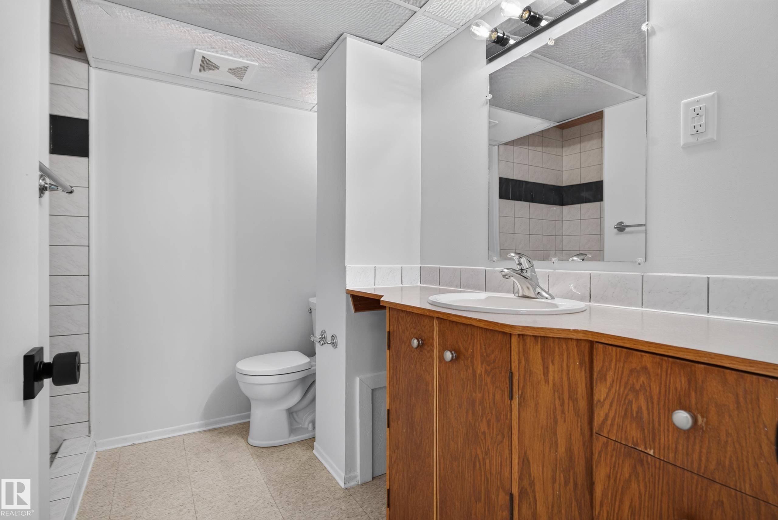 Photo 45 at 10739 52 Street NW, Capilano, Edmonton