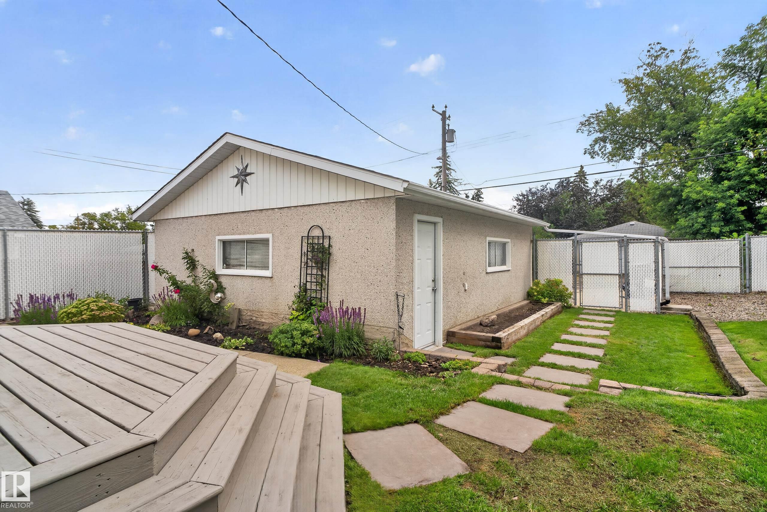 Photo 6 at 10739 52 Street NW, Capilano, Edmonton