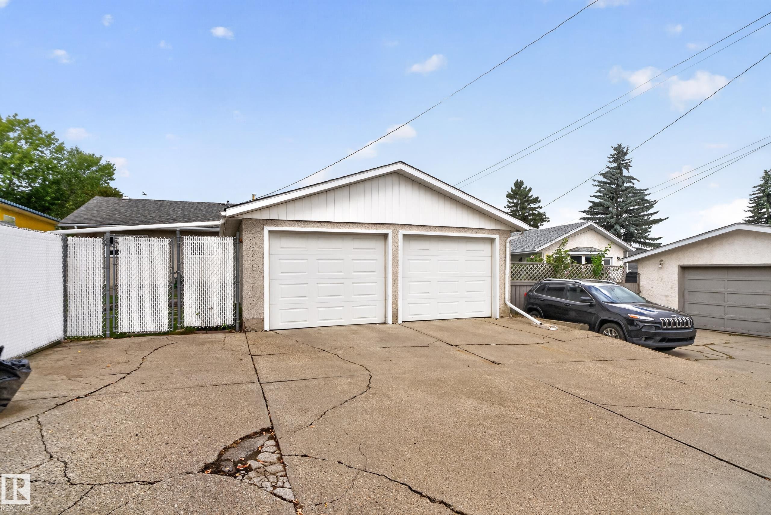 Photo 8 at 10739 52 Street NW, Capilano, Edmonton