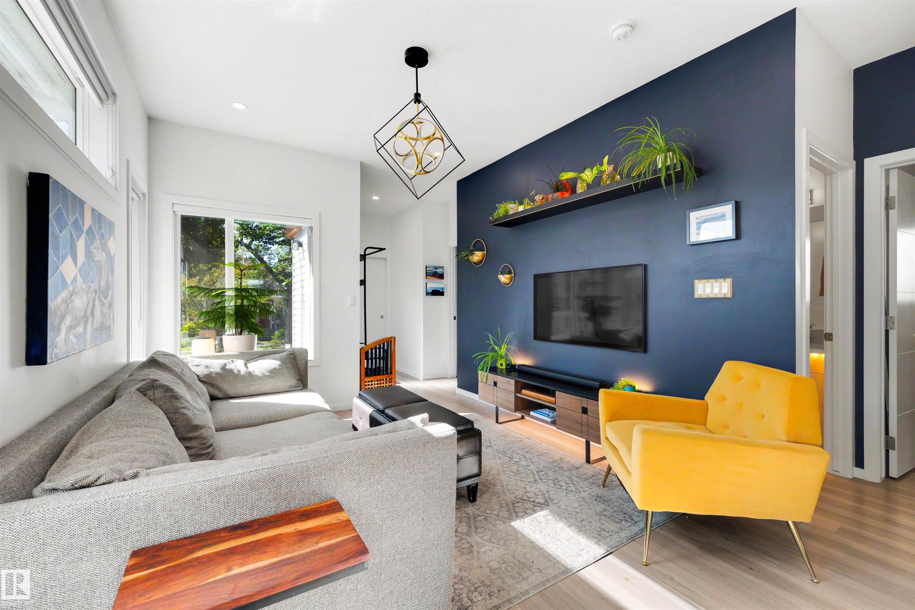 Photo 10 at 11215 87 Street NW, Parkdale, Edmonton