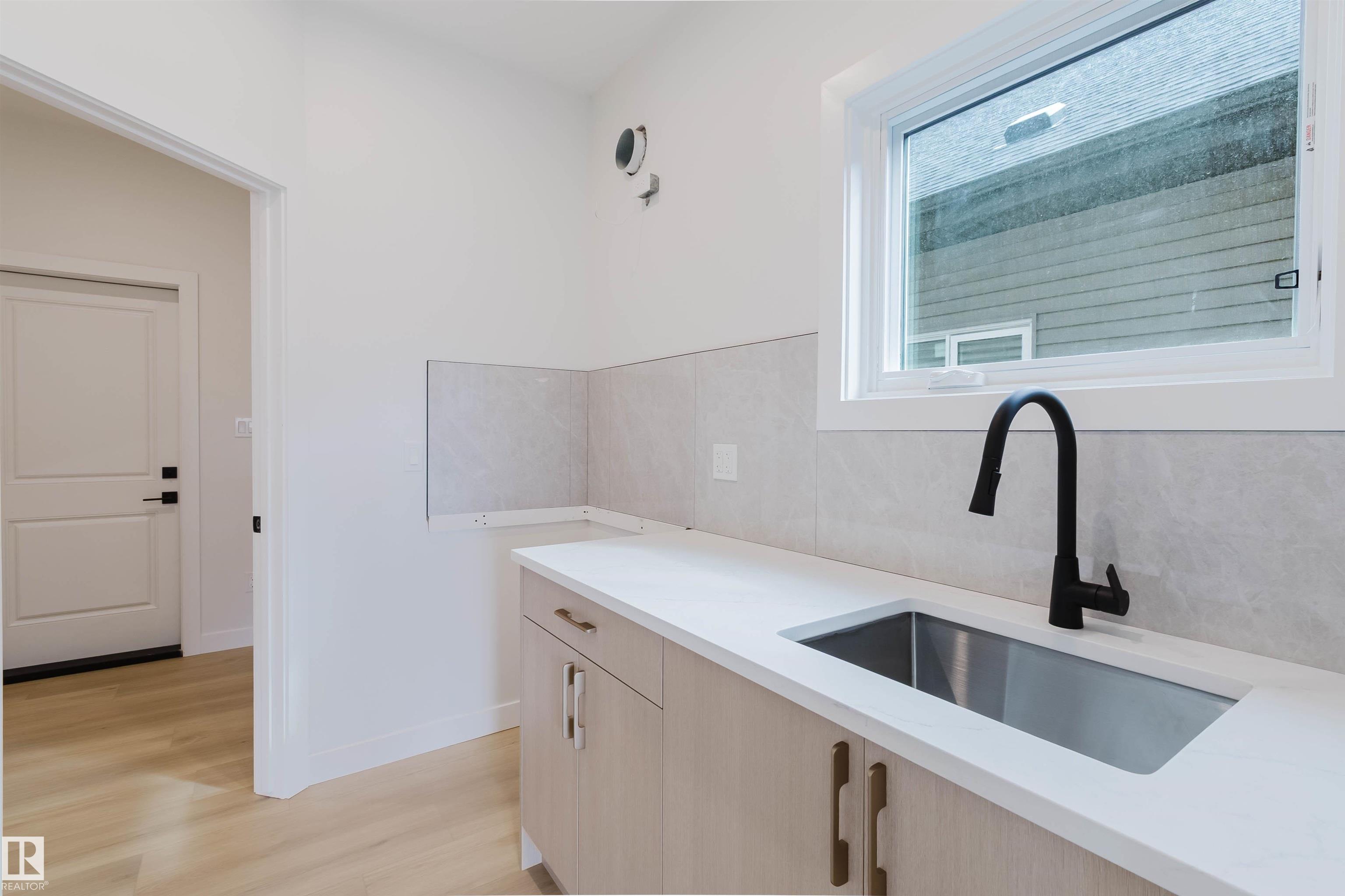 Photo 9 at 211 Edgemont green NW, Edgemont, Edmonton