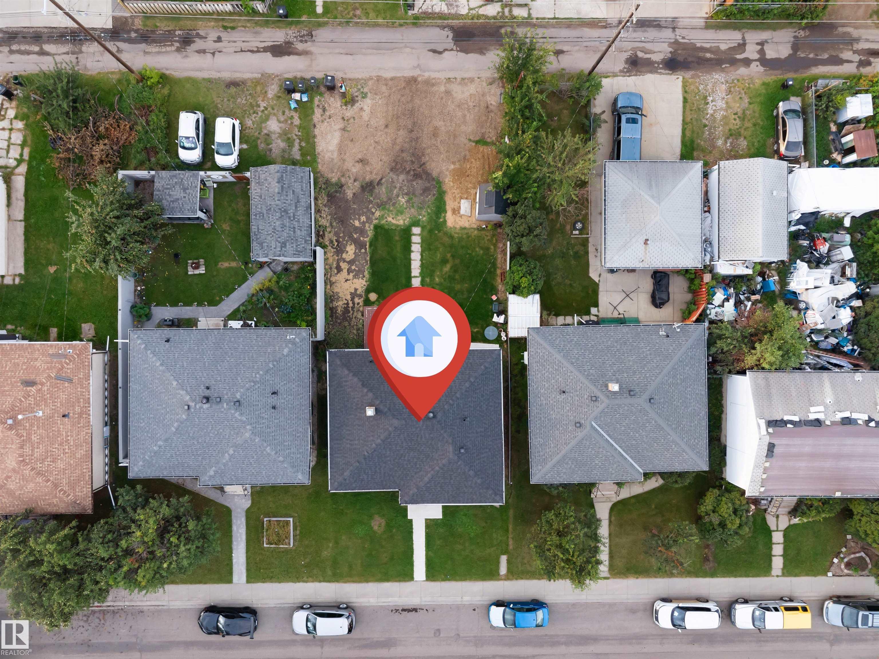 Photo 8 at 7928 82 Avenue NW, Idylwylde, Edmonton