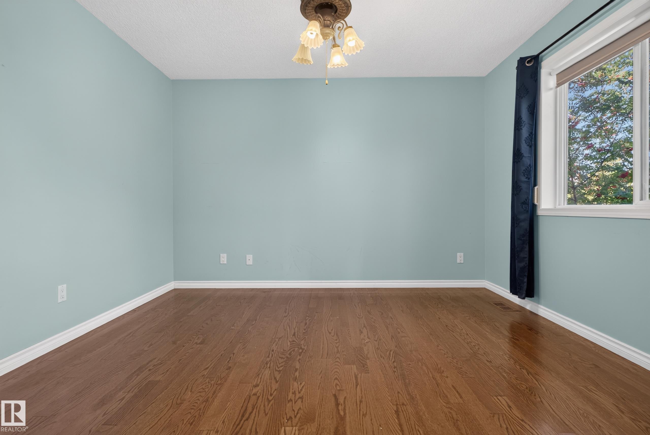 Photo 19 at 941 Picard Drive NW, Potter Greens, Edmonton