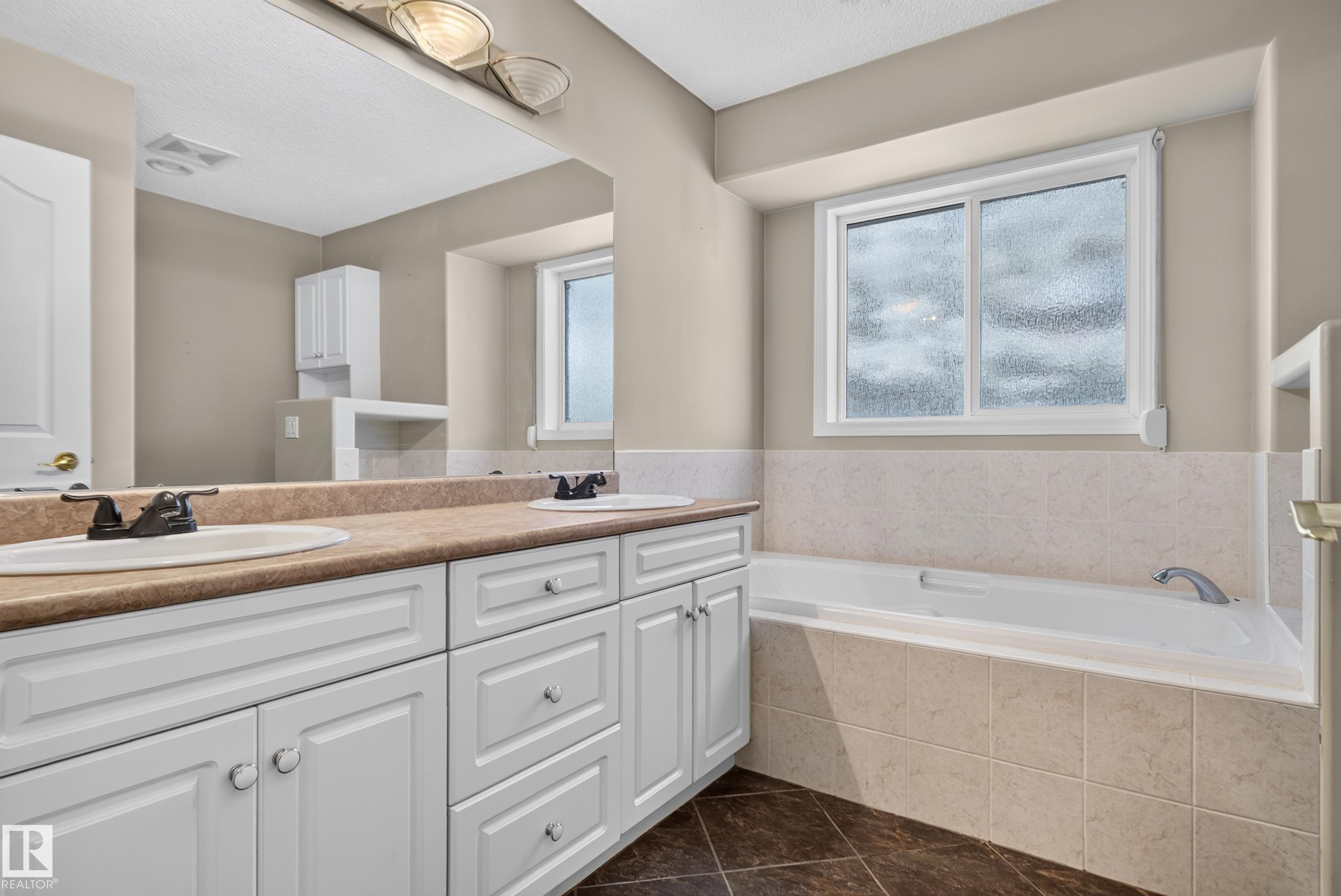 Photo 20 at 941 Picard Drive NW, Potter Greens, Edmonton