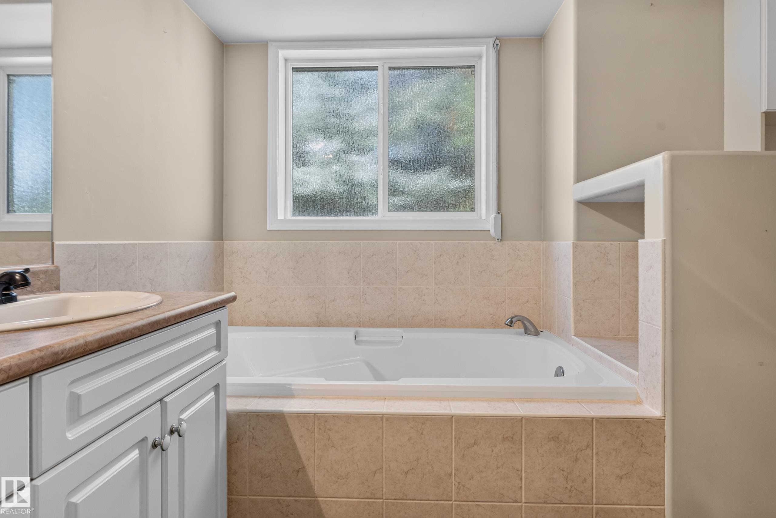 Photo 46 at 941 Picard Drive NW, Potter Greens, Edmonton