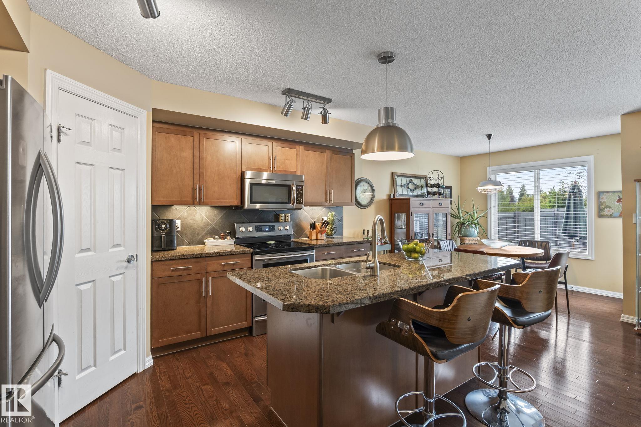 Listing photo thumbnail