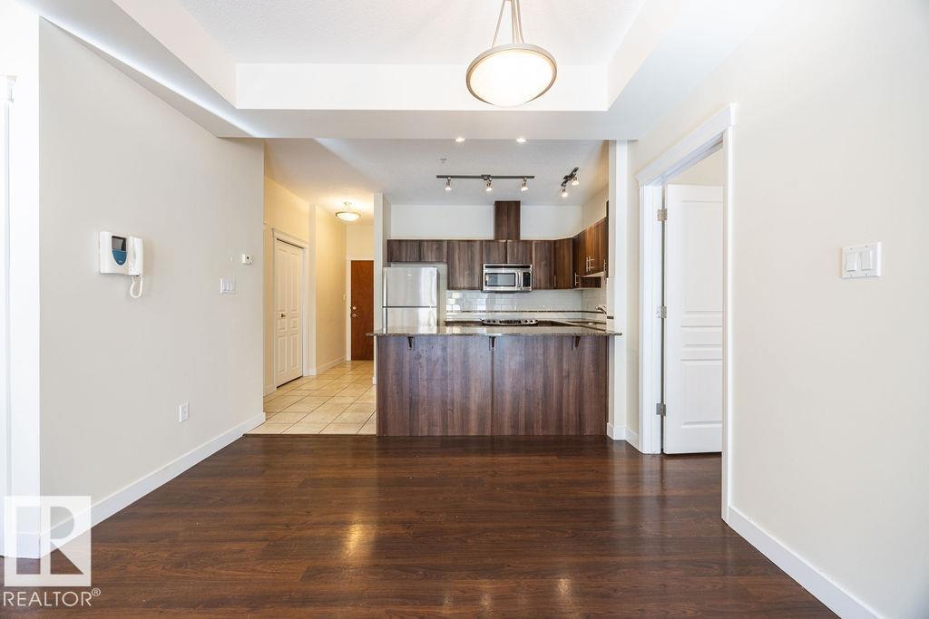 Photo 11 at 214 - 10333 112 Street NW, Wîhkwêntôwin, Edmonton