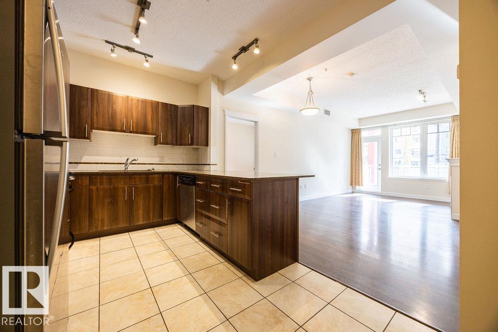 Photo 12 at 214 - 10333 112 Street NW, Wîhkwêntôwin, Edmonton