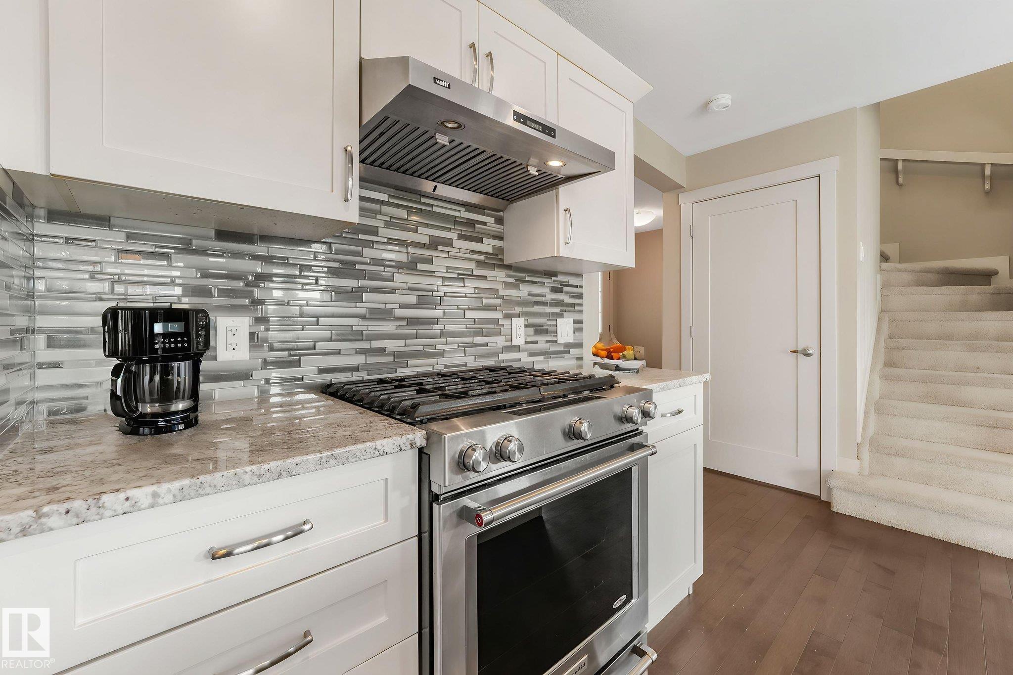 Photo 11 at 16619 14 Avenue SW, Glenridding Heights, Edmonton