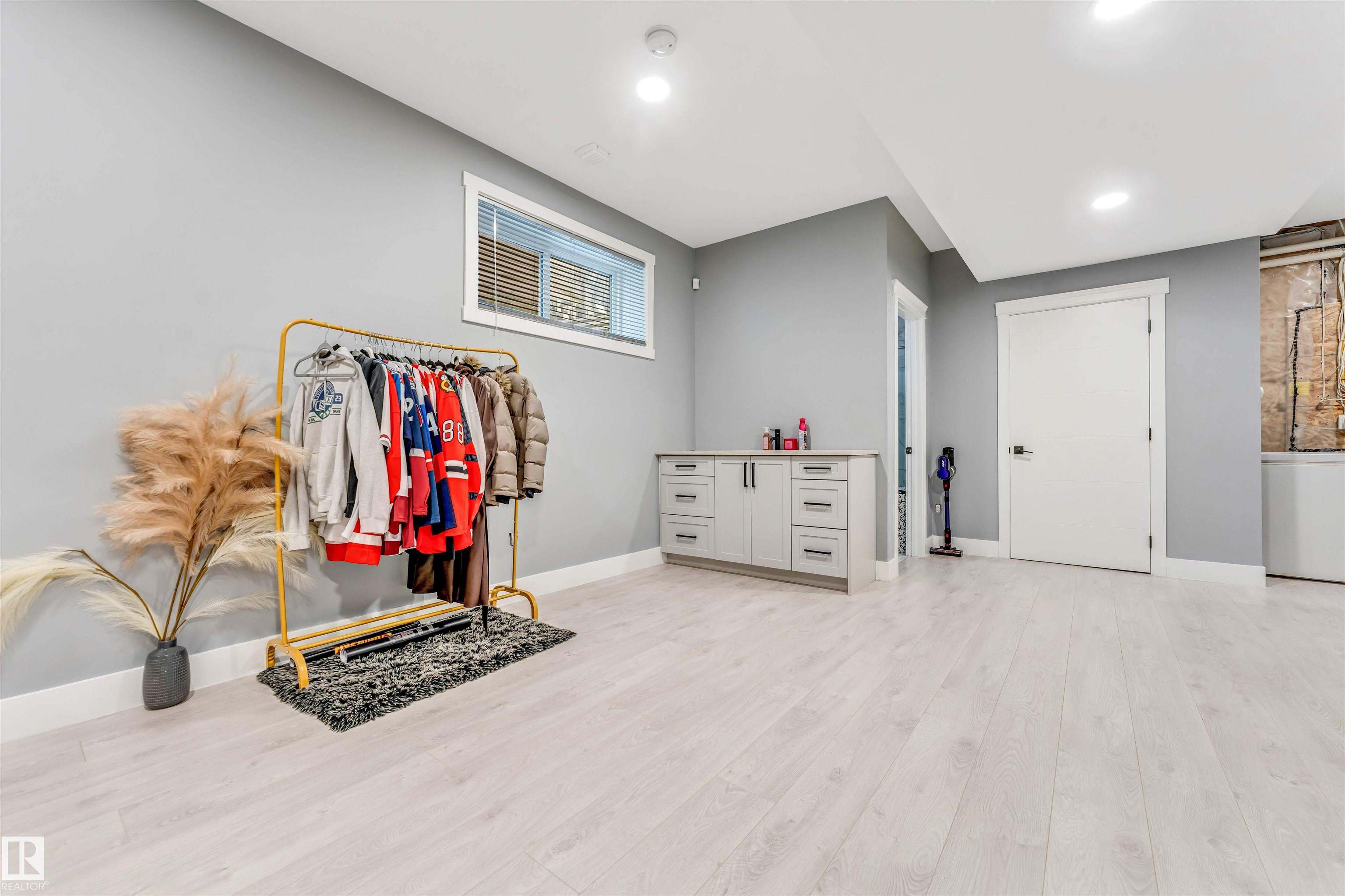 Photo 31 at 4712 35 Street, Forest Heights, Beaumont