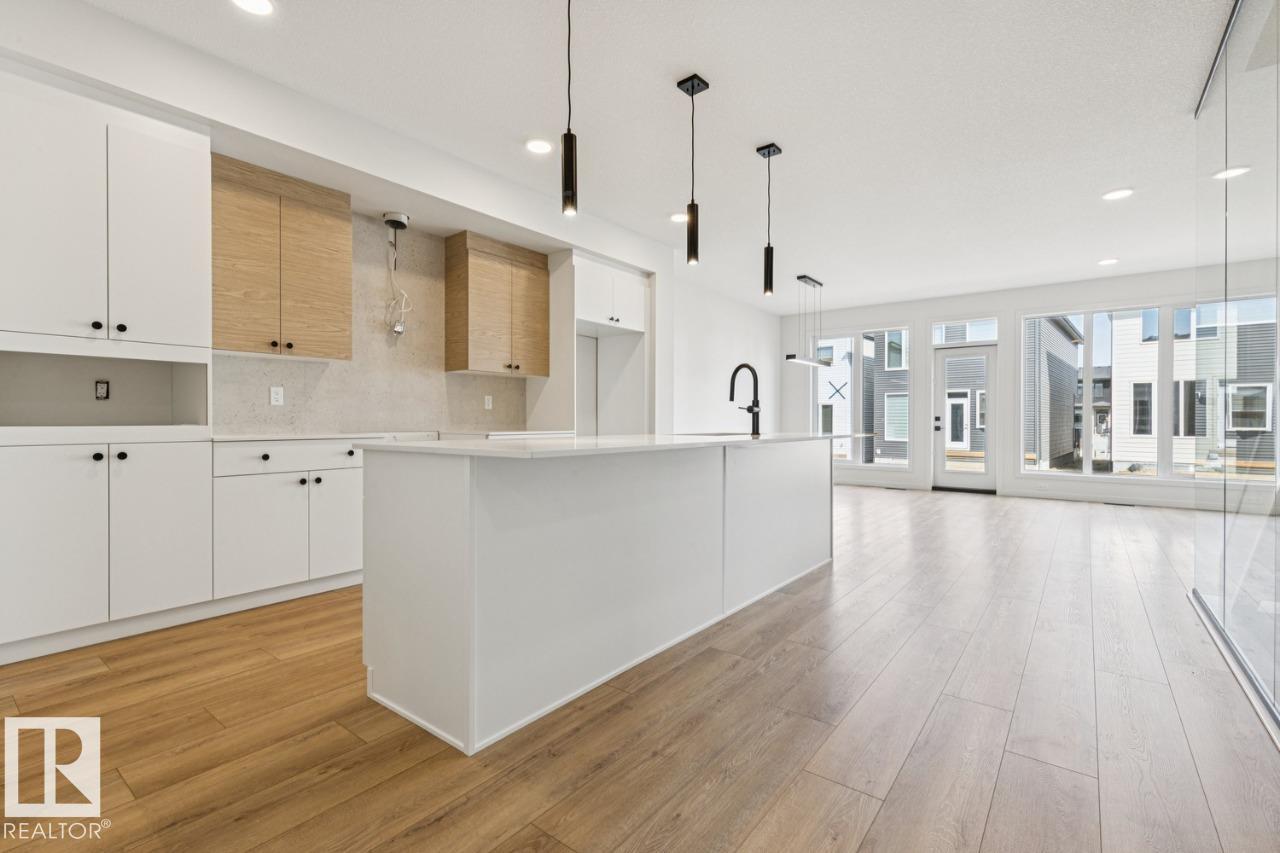 Photo 5 at 431 31 Street SW, Alces, Edmonton