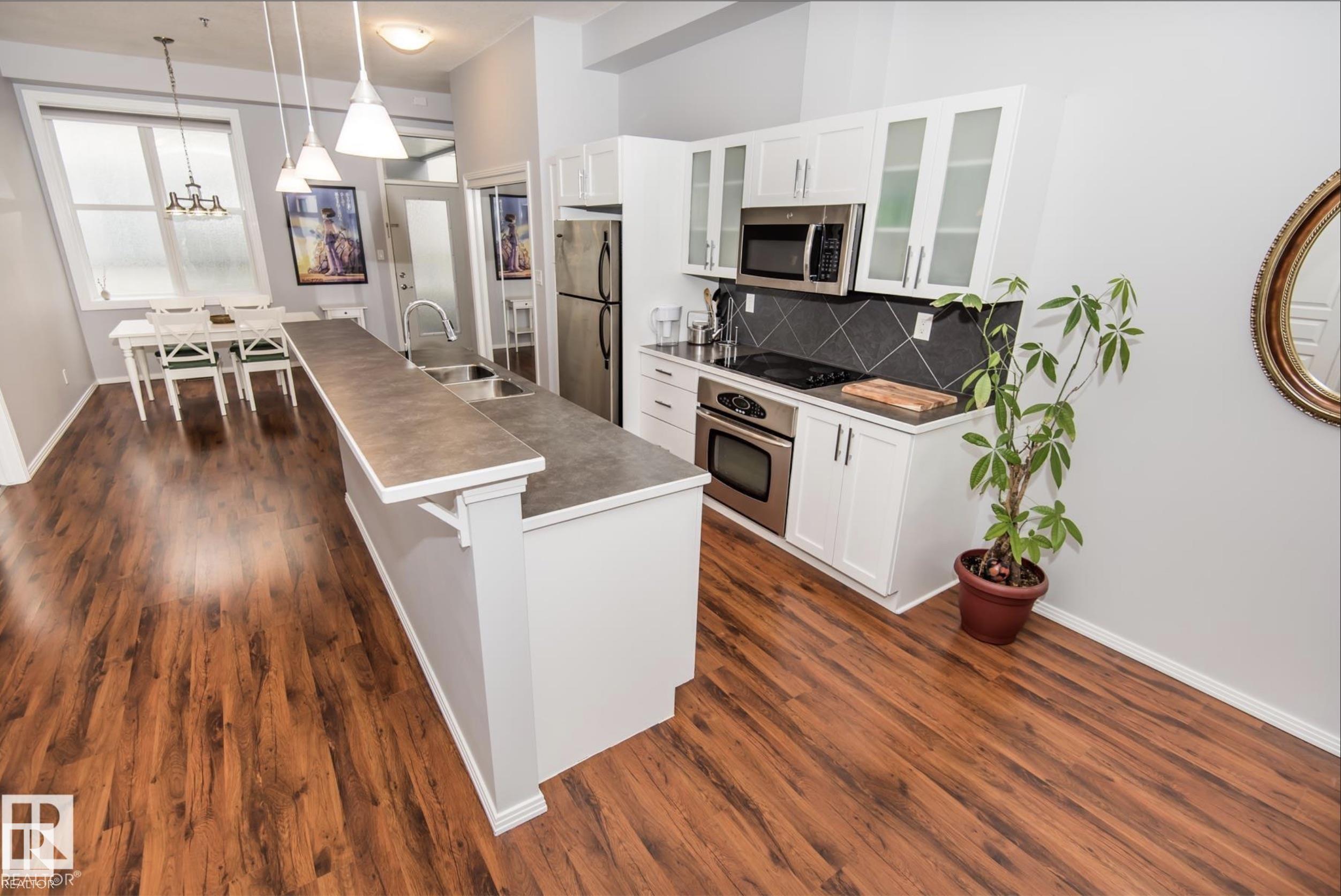 Photo 7 at 415 - 10147 112 Street NW, Wîhkwêntôwin, Edmonton