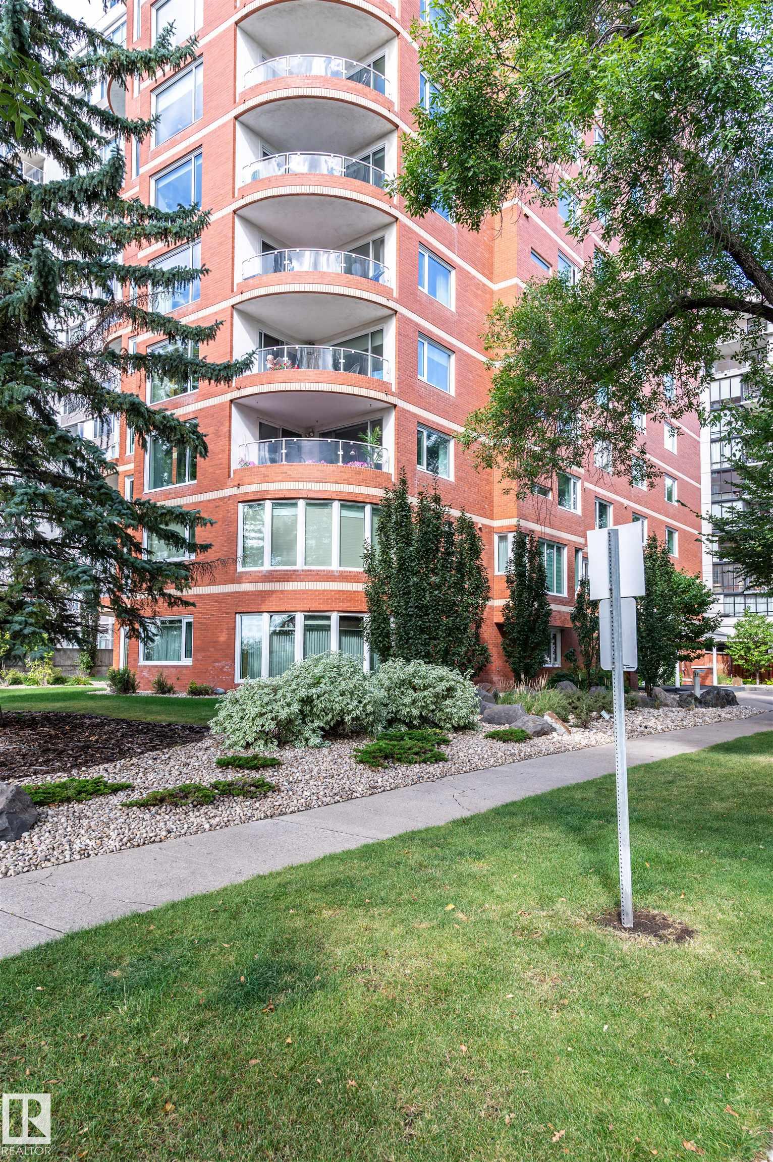 1202 - 10010 119 Street NW, Wîhkwêntôwin, Edmonton