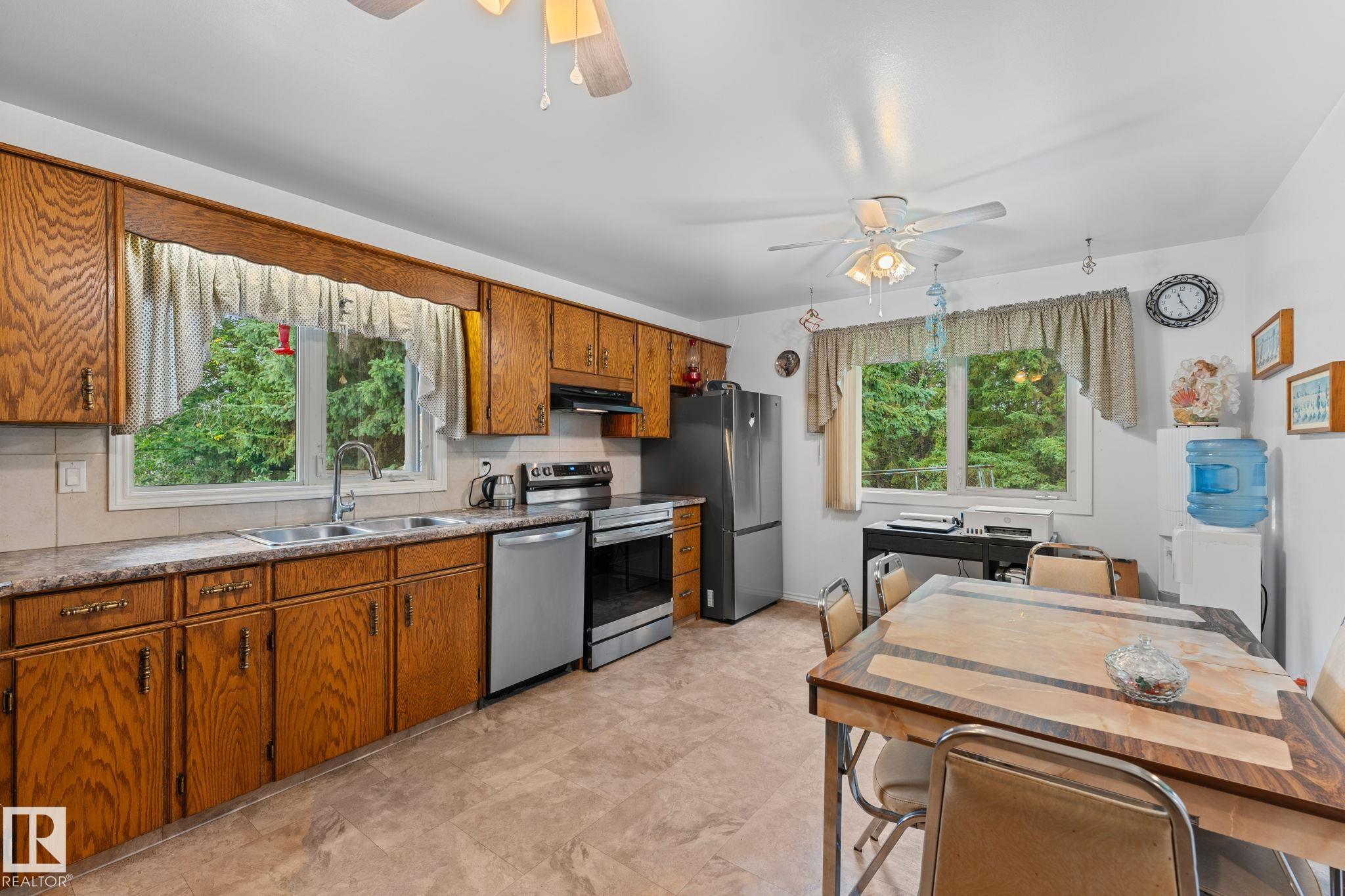 Photo 11 at 266 - 51559 Rge Road 225, Pine Grove Acres, Rural Strathcona County