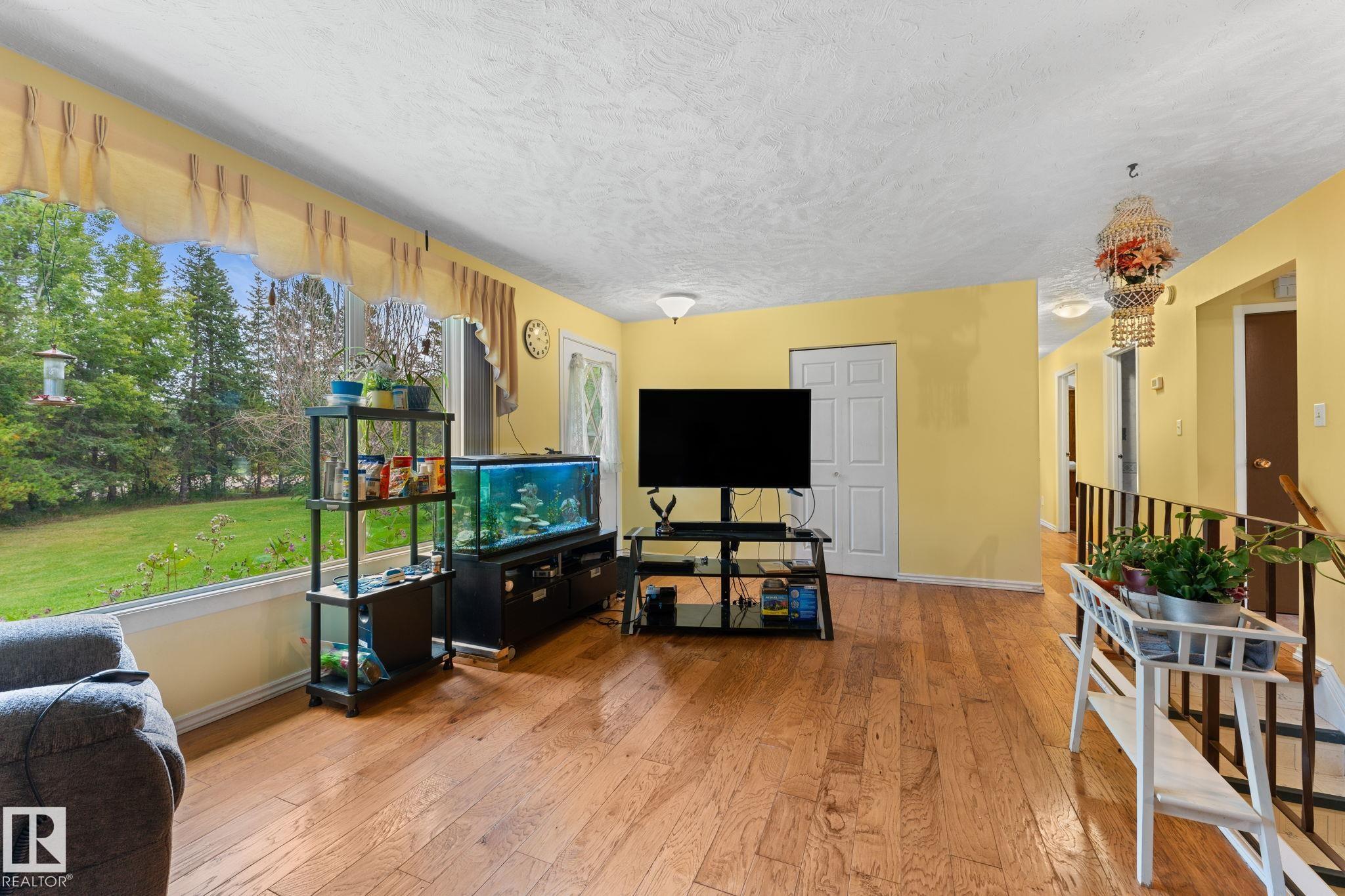 Photo 7 at 266 - 51559 Rge Road 225, Pine Grove Acres, Rural Strathcona County