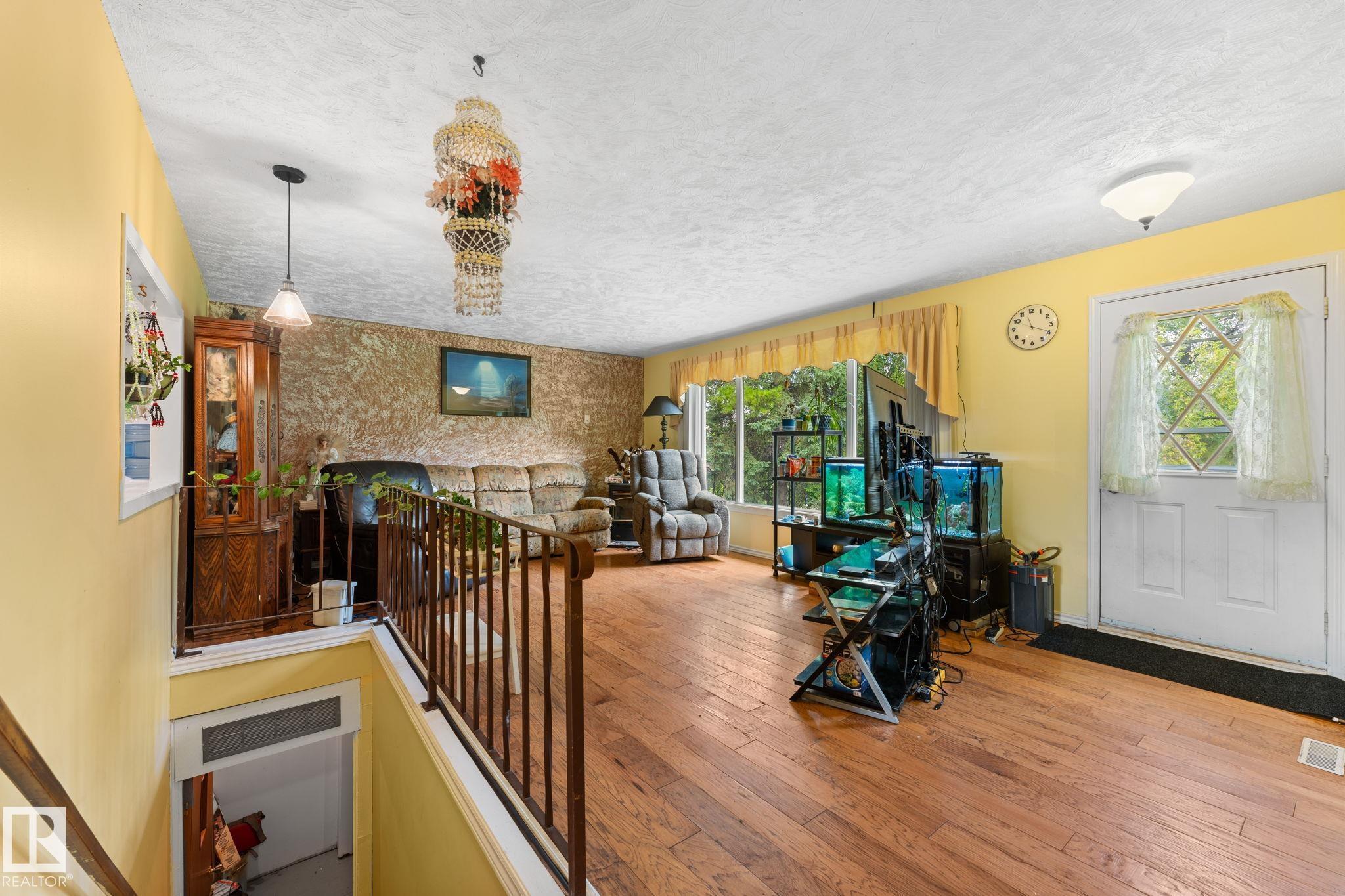 Photo 9 at 266 - 51559 Rge Road 225, Pine Grove Acres, Rural Strathcona County