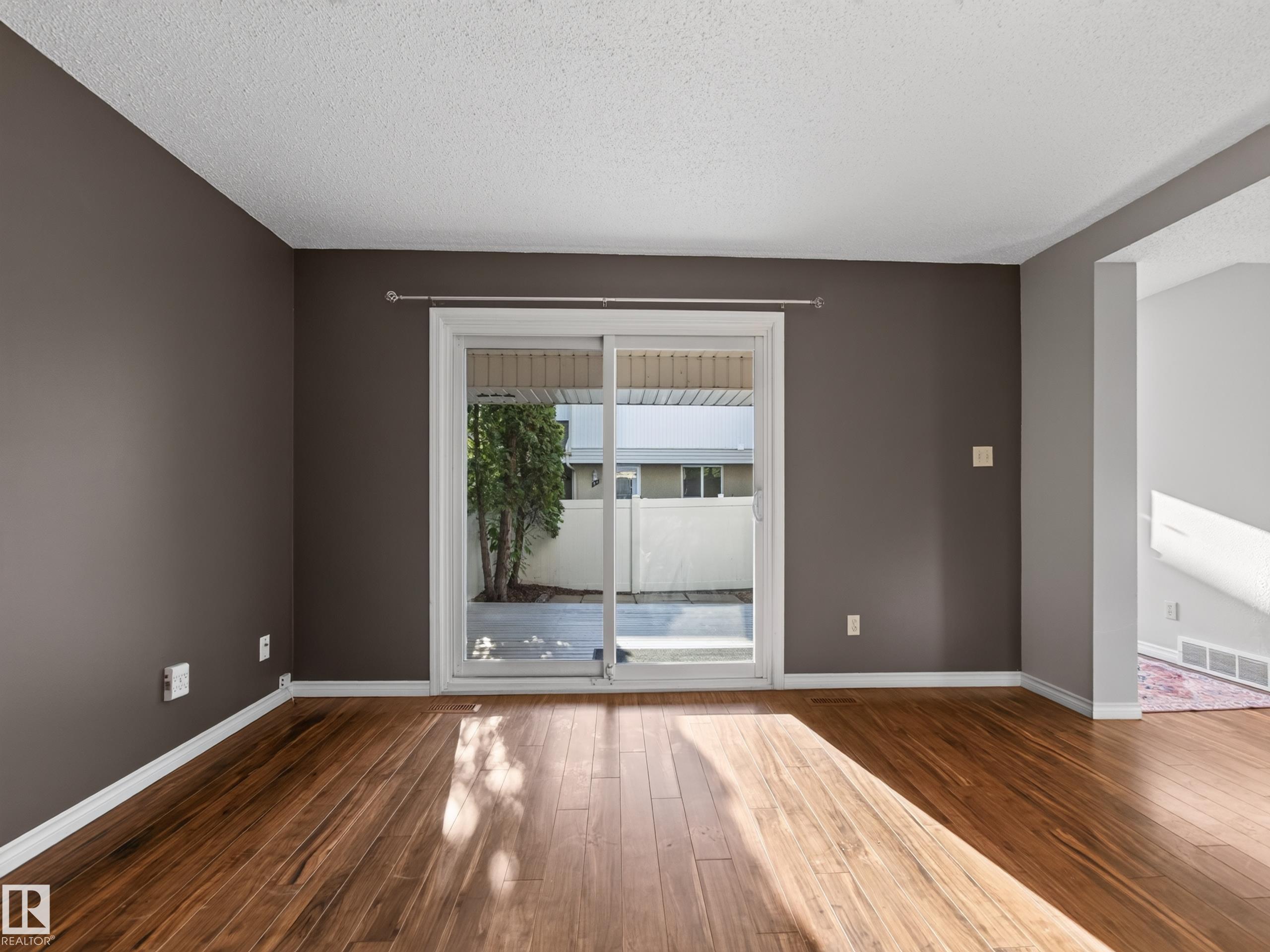 Photo 5 at 57 Woodvale Village NW, Greenview, Edmonton