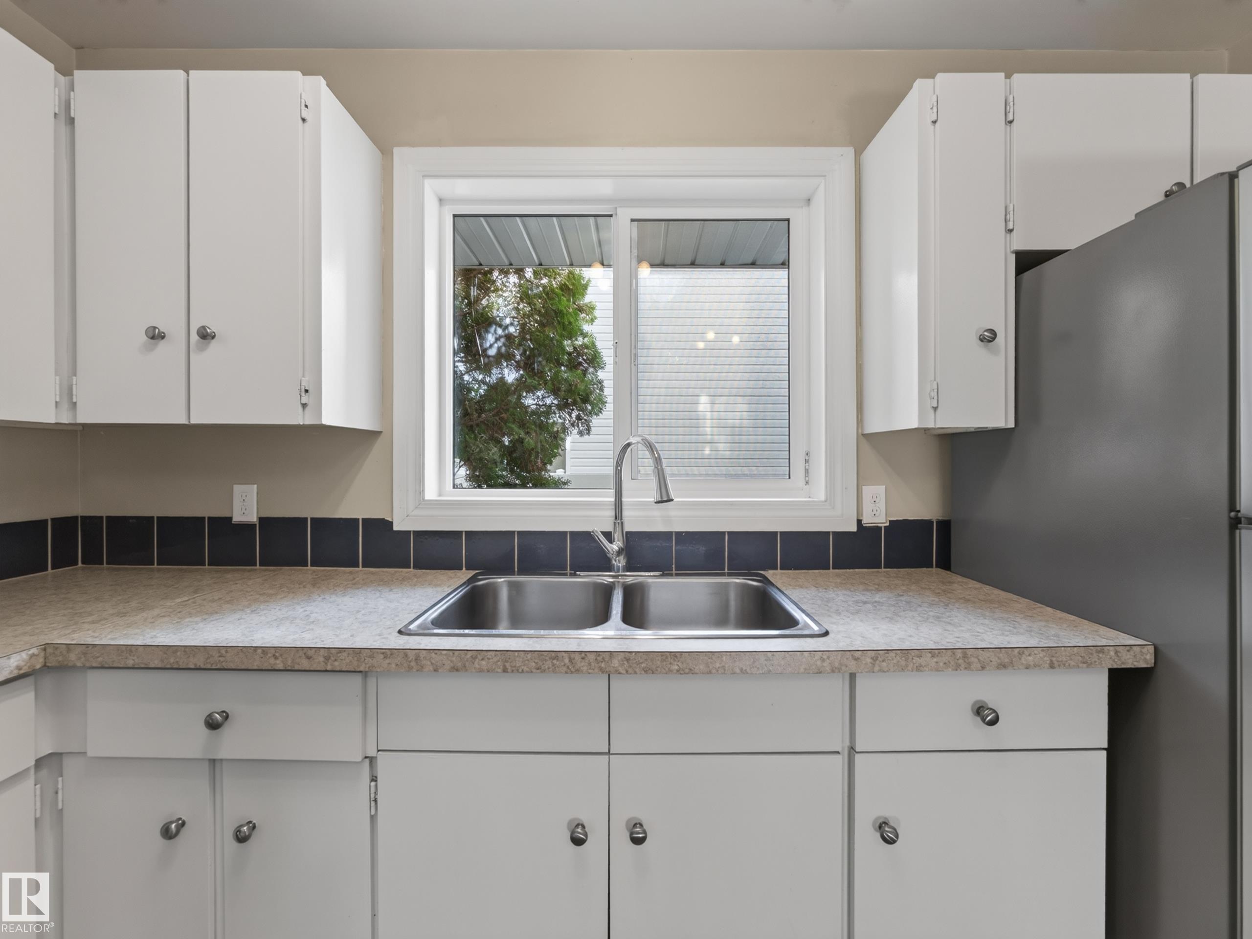 Photo 10 at 57 Woodvale Village NW, Greenview, Edmonton