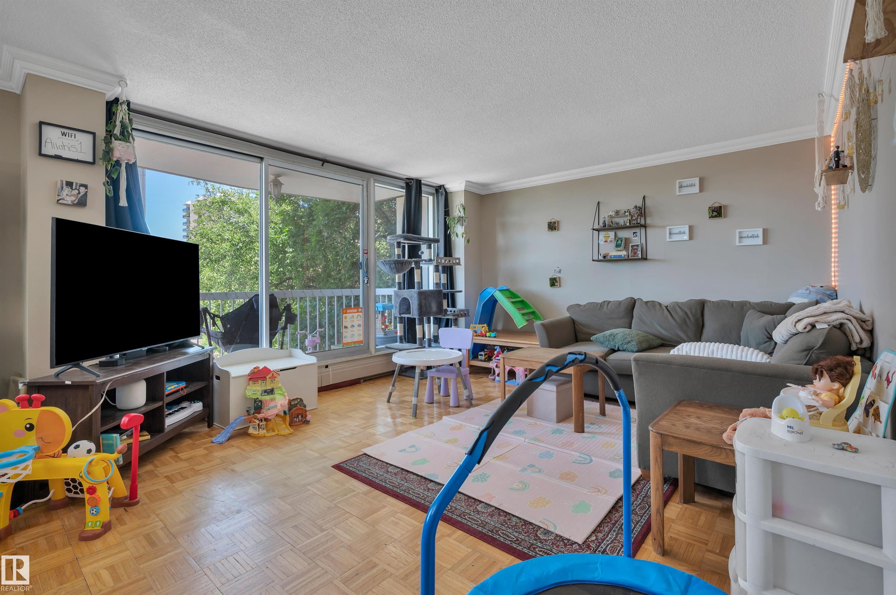 Photo 11 at 205 - 9835 113 Street NW, Wîhkwêntôwin, Edmonton