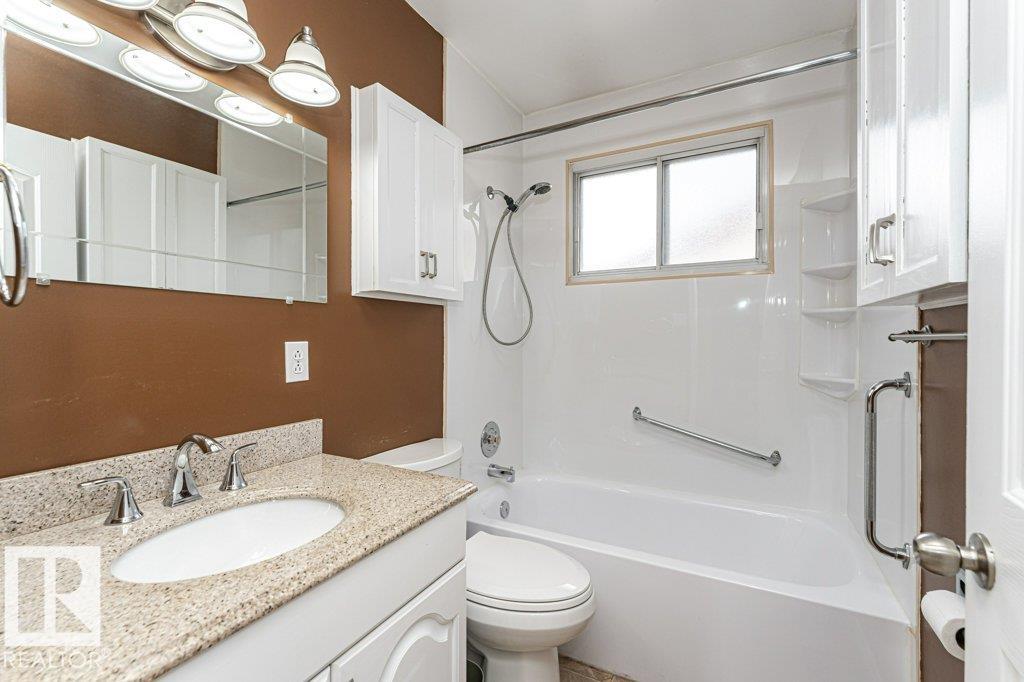 Photo 11 at 4704 109a Avenue NW, Capilano, Edmonton